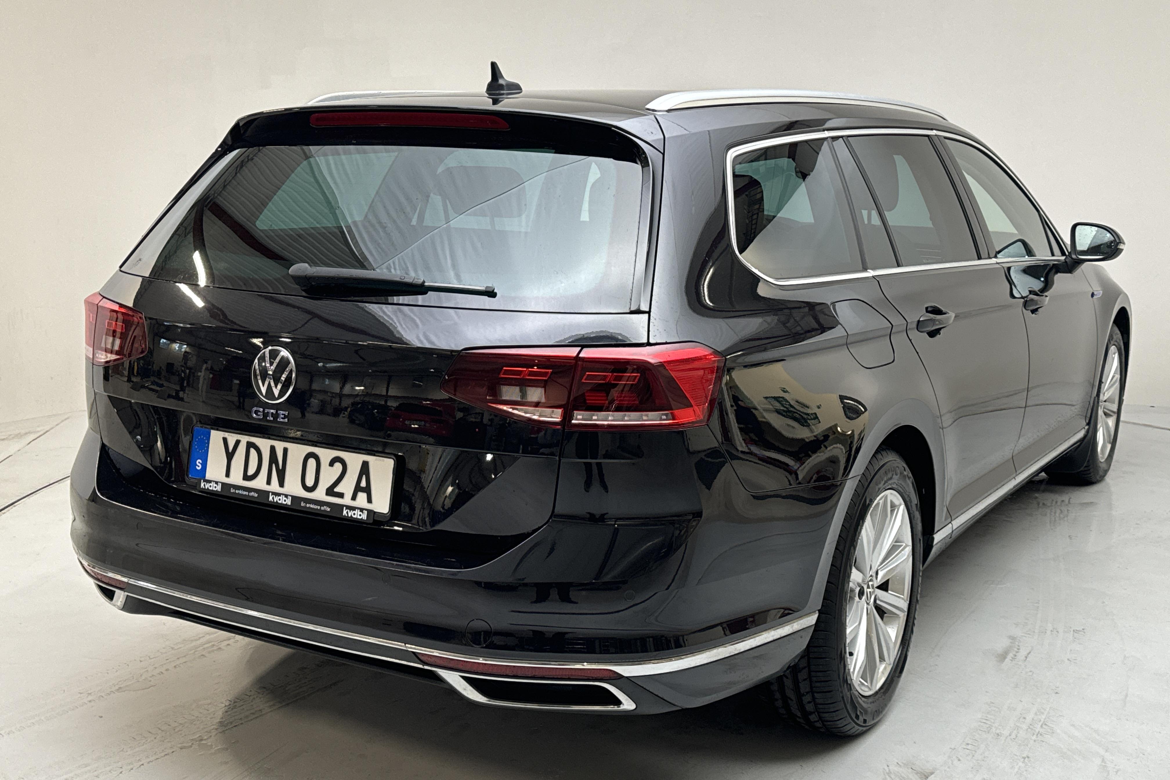 VW Passat 1.4 GTE Sportscombi (218hk) - 6 740 mil - Automat - svart - 2021