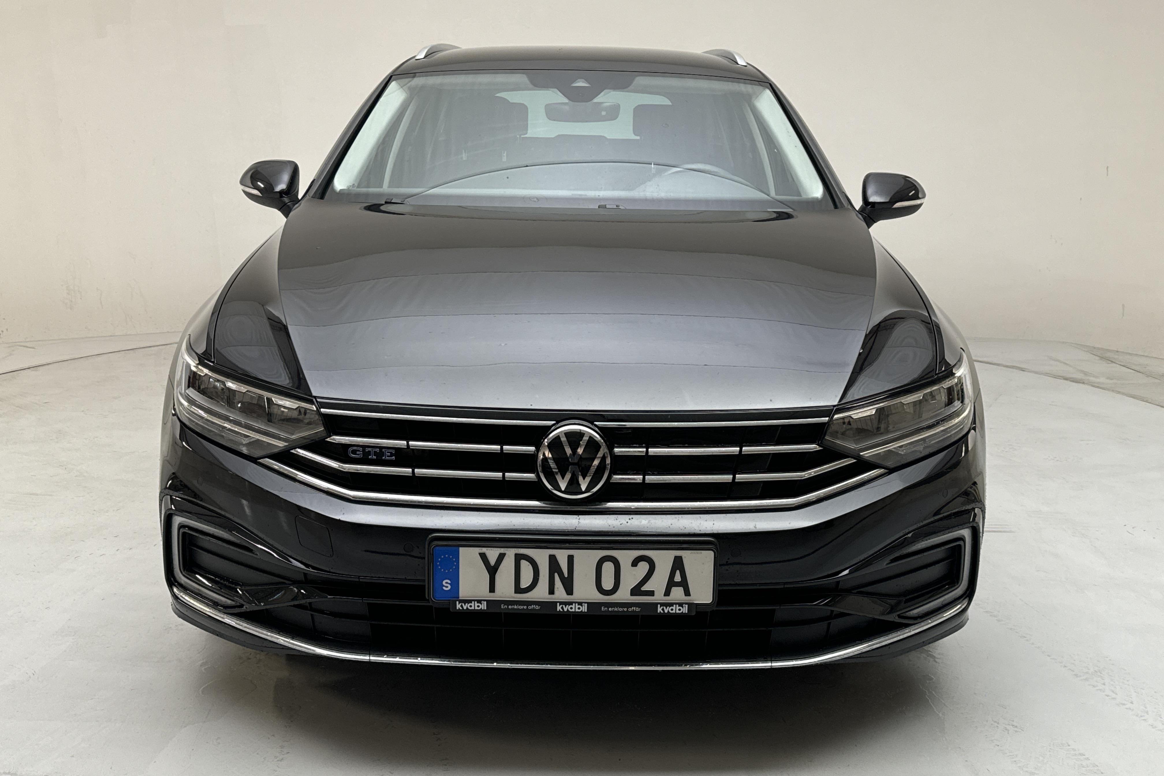 VW Passat 1.4 GTE Sportscombi (218hk) - 6 740 mil - Automat - svart - 2021