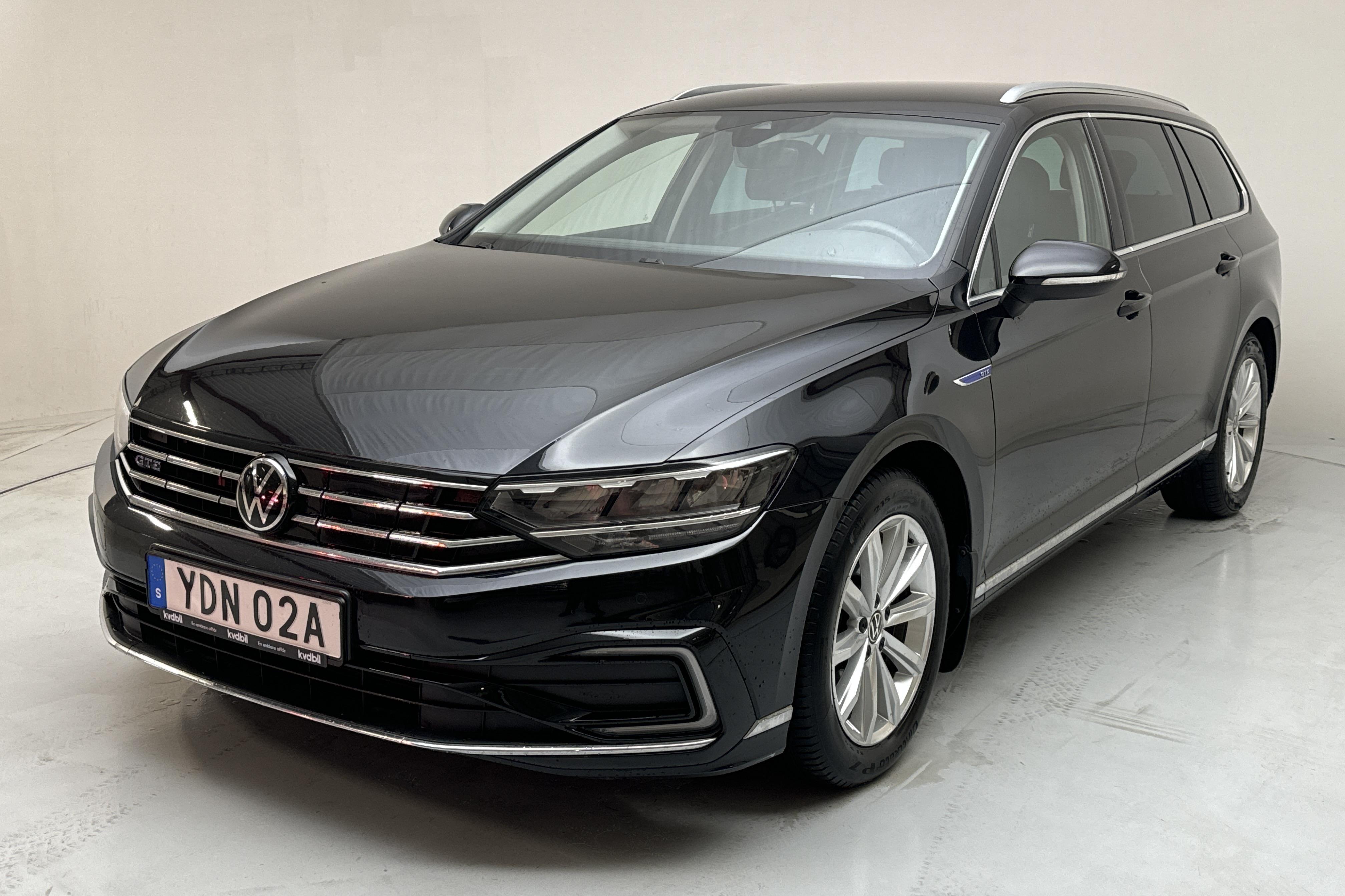 VW Passat 1.4 GTE Sportscombi (218hk) - 6 740 mil - Automat - svart - 2021