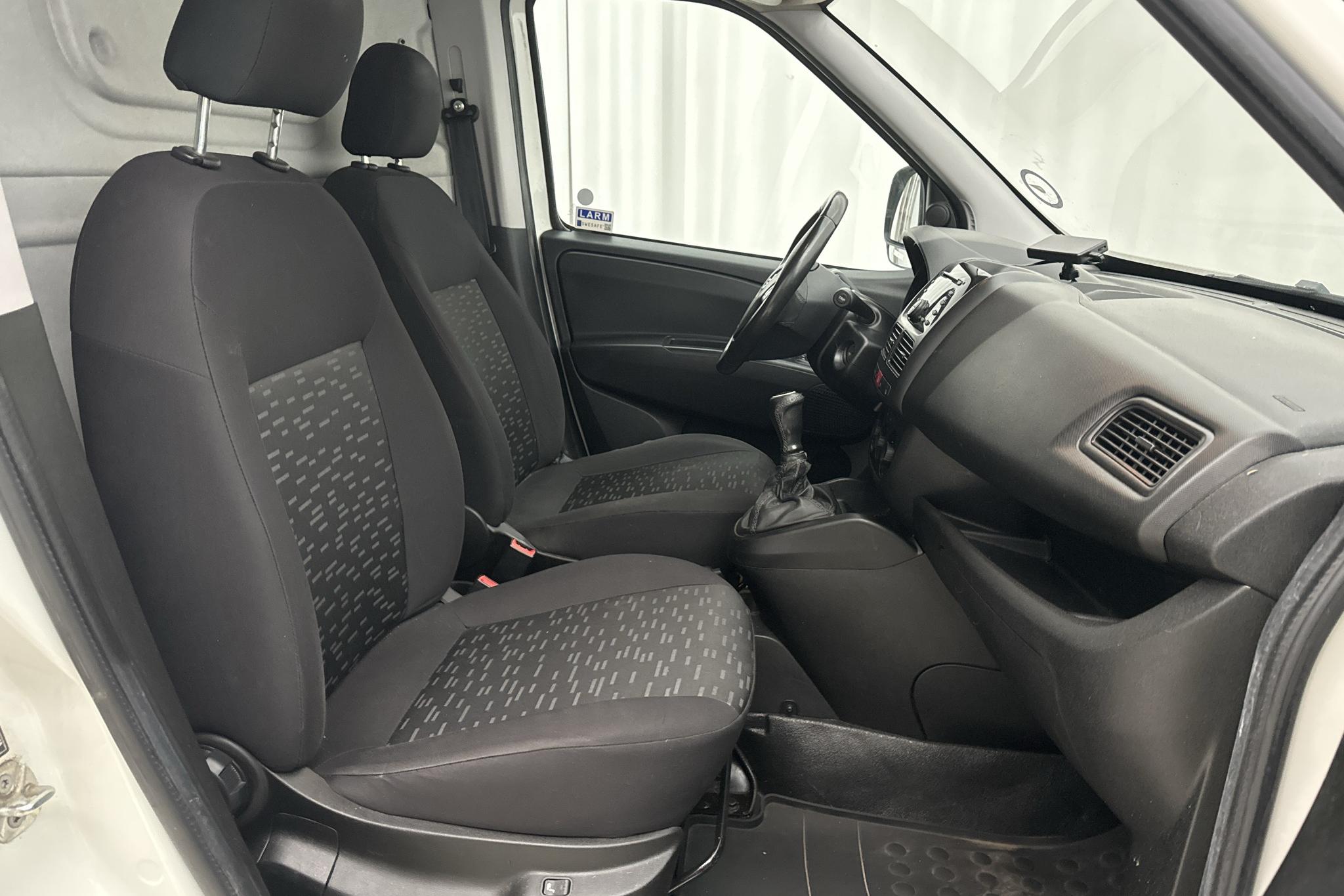 Opel Combo 1.3 CDTI Skåp (90hk) - 73 950 km - Manualna - biały - 2015