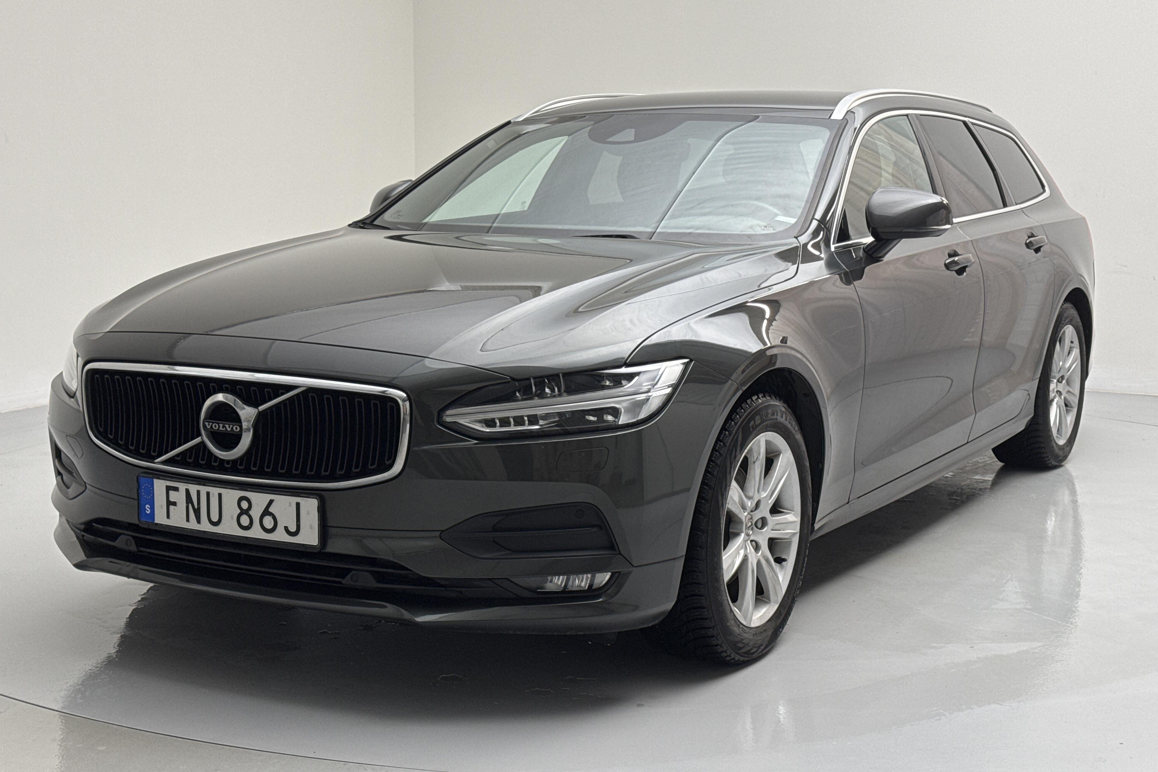 Volvo V90 D3 (150hk) - 118 250 km - Manualna - Dark Grey - 2019