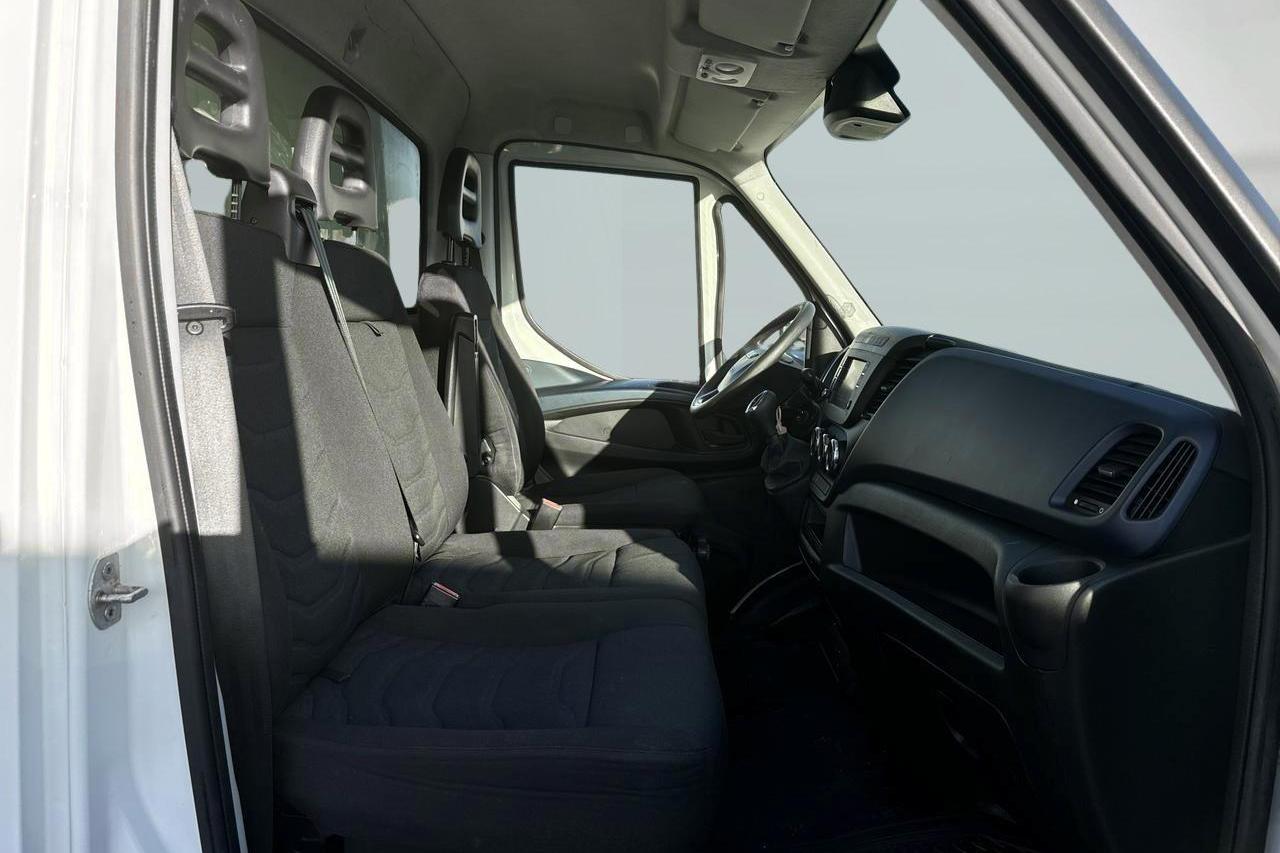 Iveco Daily 35 2.3 Volymskåp (156hk) - 258 950 km - Automatic - white - 2018