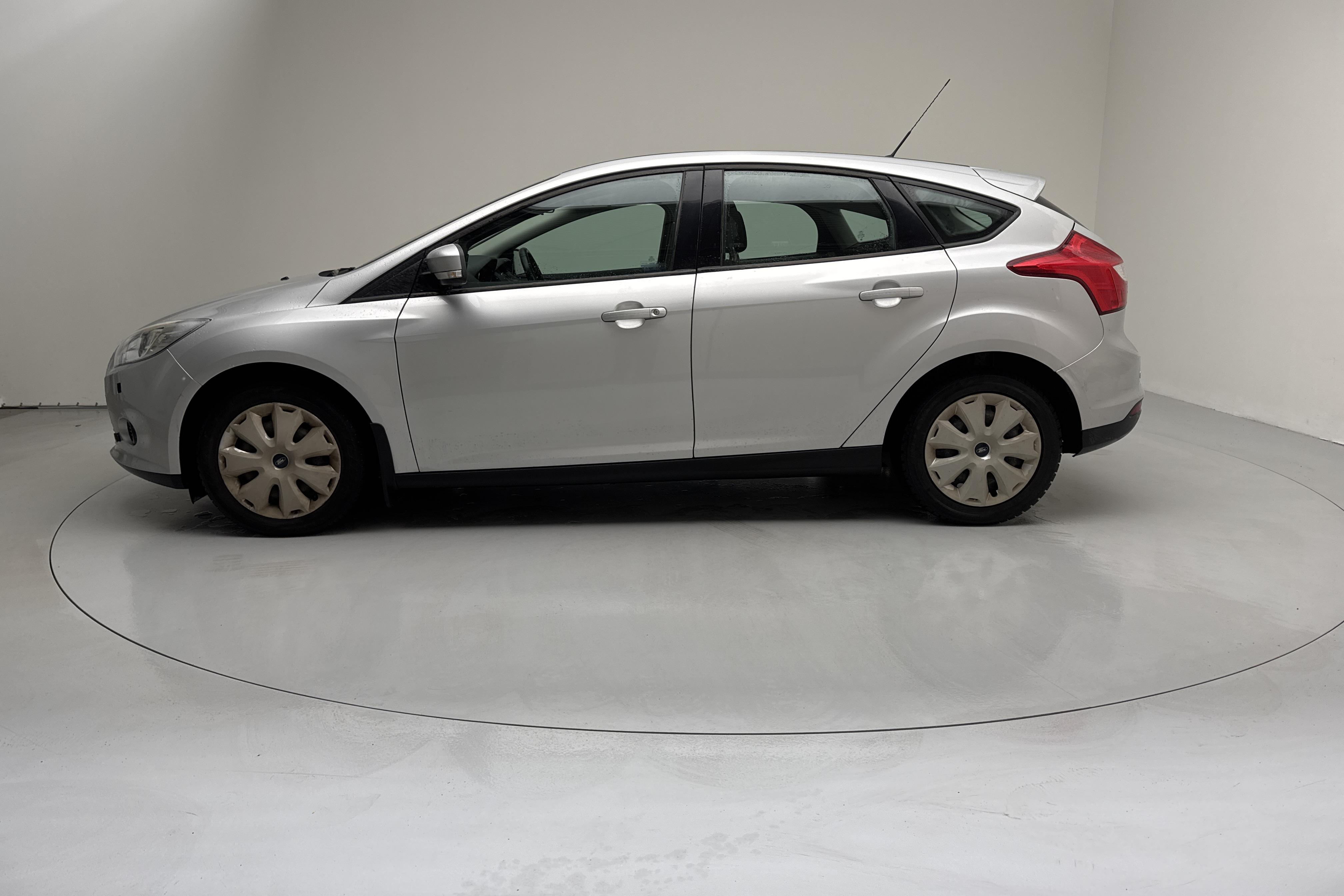 Ford Focus 1.6 CNG 5dr (120hk) - 97 280 km - Manualna - szary - 2013