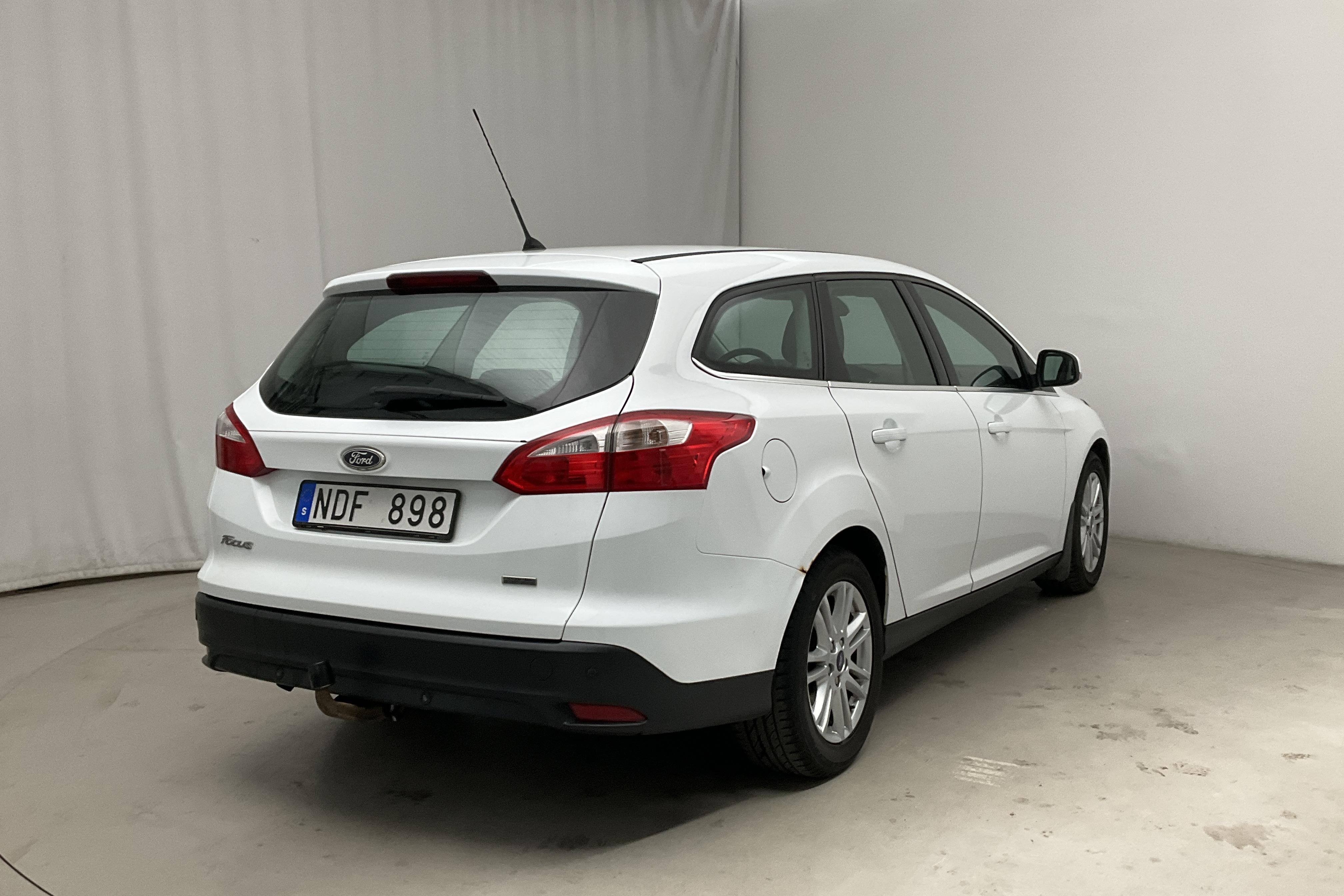 Ford Focus 1.0 EcoBoost Kombi (125hk) - 114 390 km - Manual - white - 2013