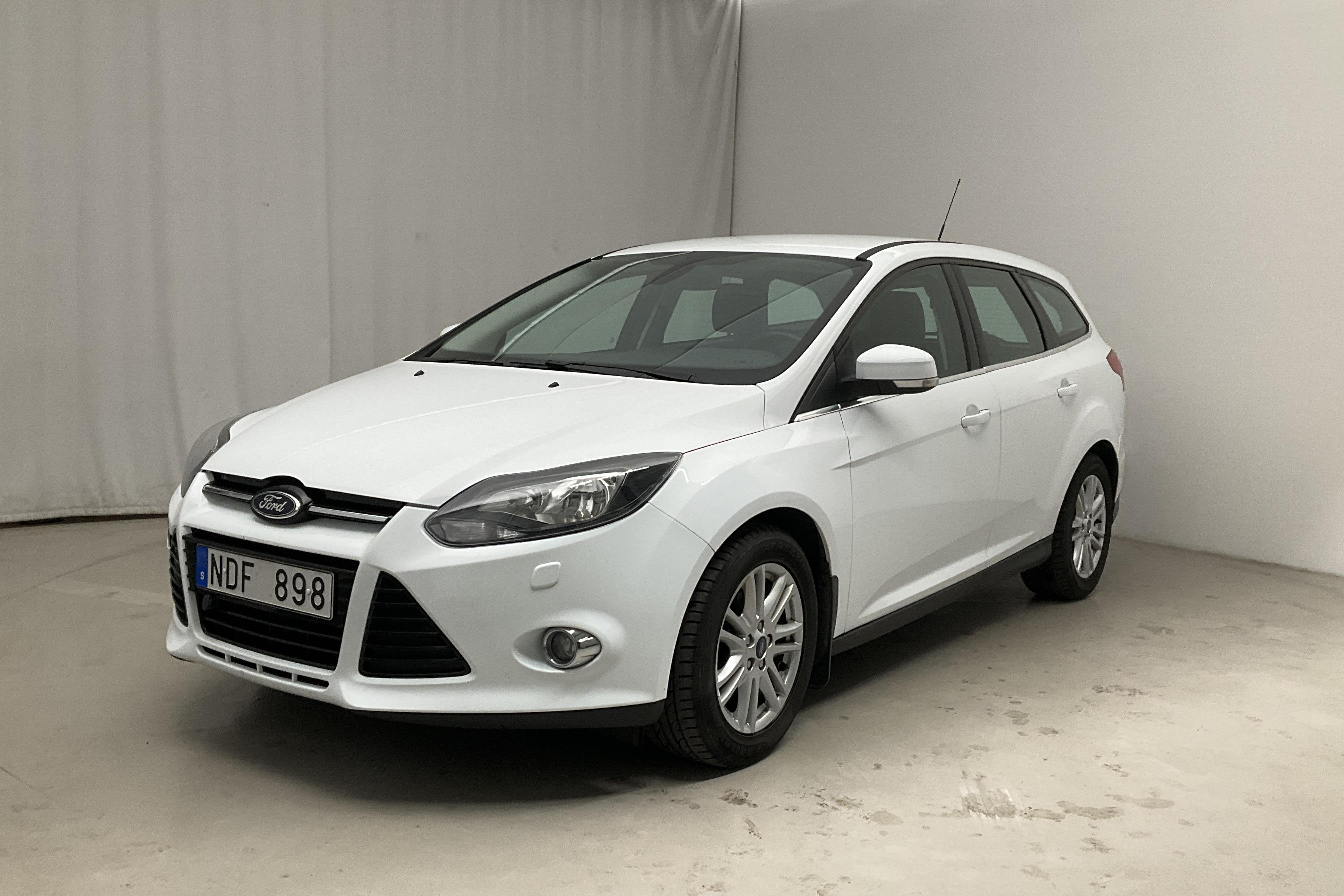 Ford Focus 1.0 EcoBoost Kombi (125hk) - 114 390 km - Manual - white - 2013