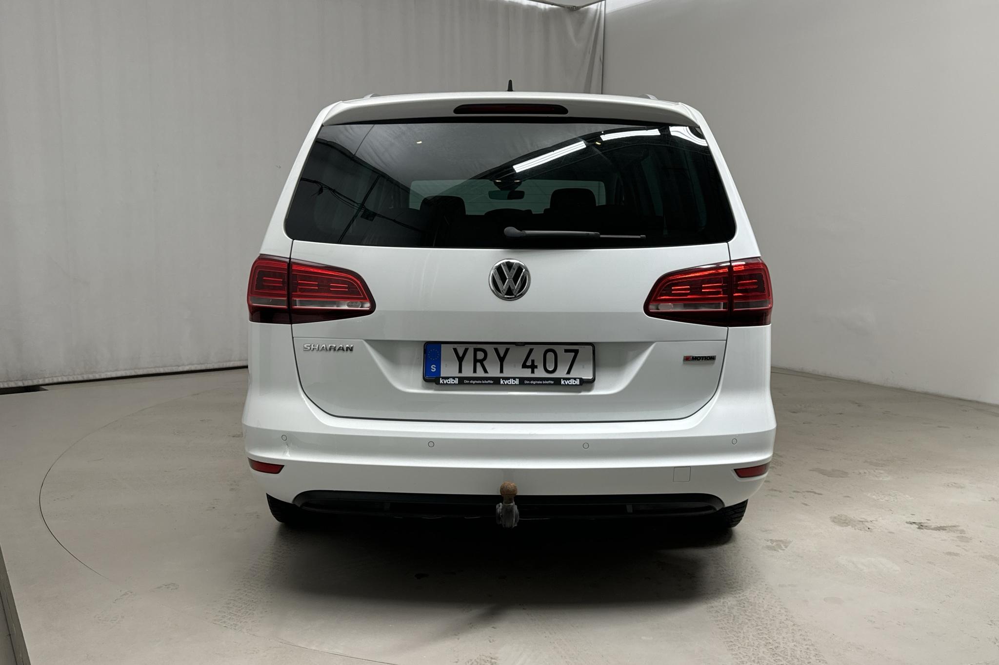 VW Sharan 2.0 TDI 4Motion (150hk) - 127 180 km - Manualna - biały - 2018