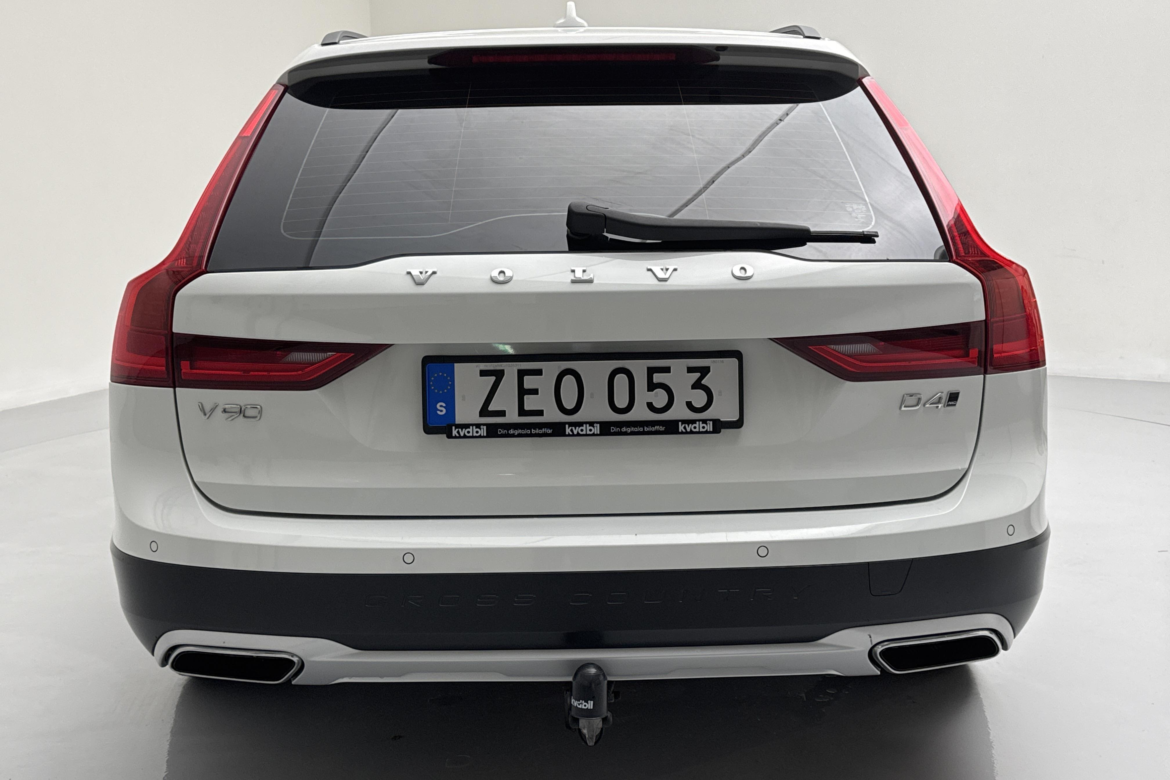 Volvo V90 D4 Cross Country AWD (190hk) - 106 270 km - Automaatne - valge - 2018