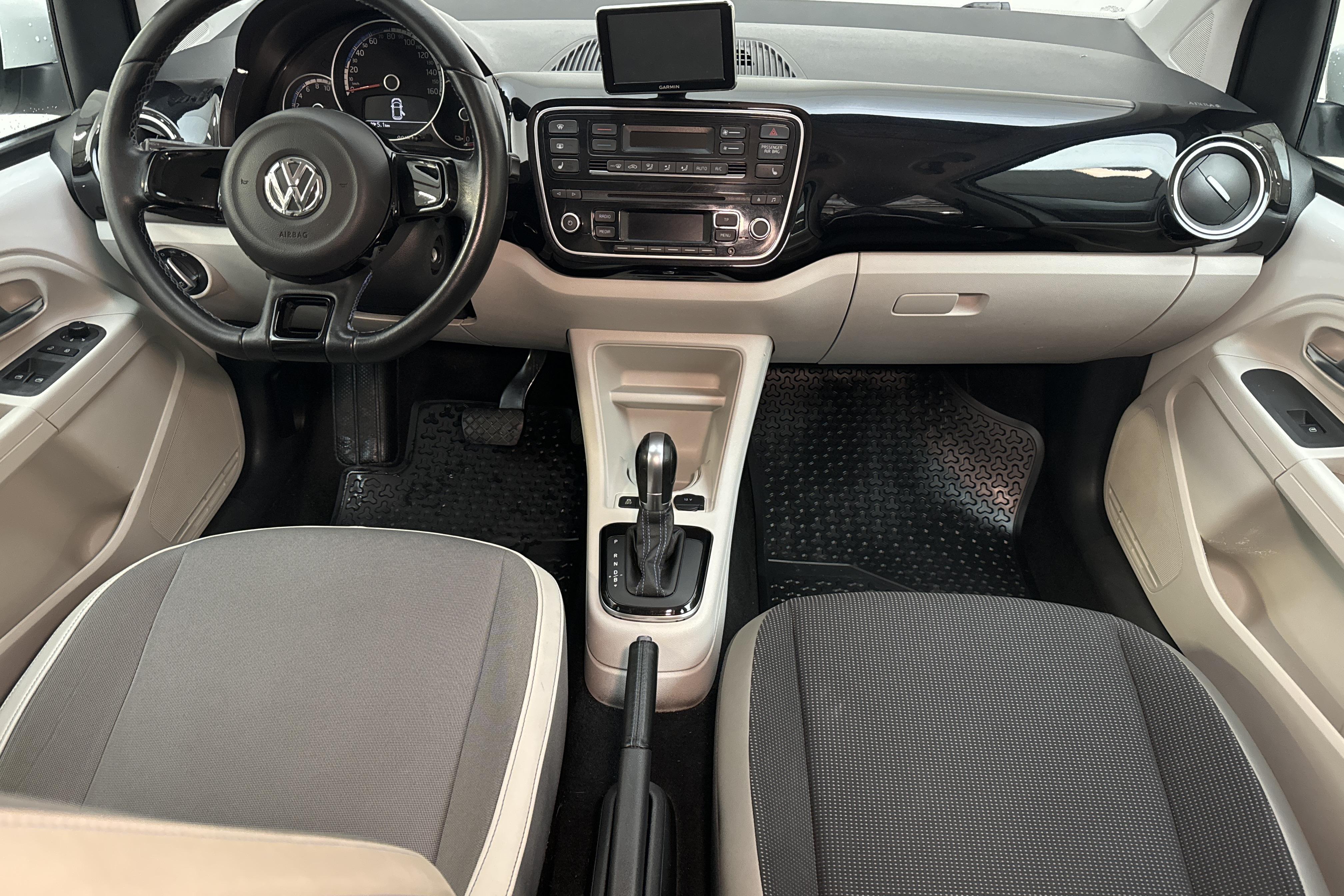 VW e-up! (82hk) - 87 650 km - Automatic - white - 2016