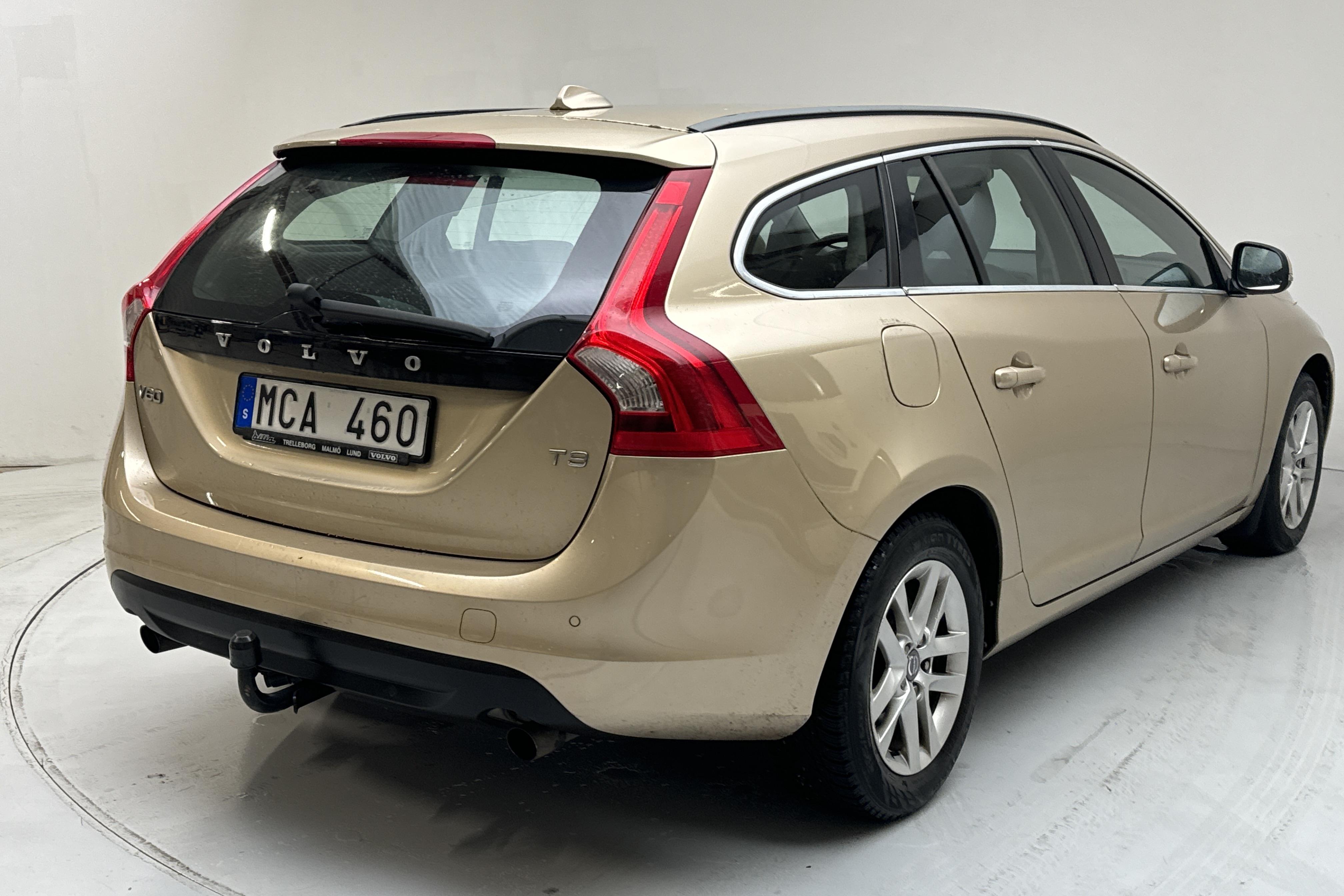 Volvo V60 T3 (150hk) - 250 720 km - Manual - Light Brown - 2012