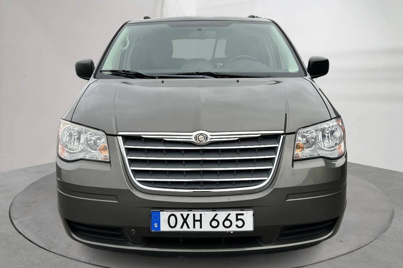 Chrysler Grand Voyager 3.8 (193hk) - 5 583 mil - Automat - grå - 2010