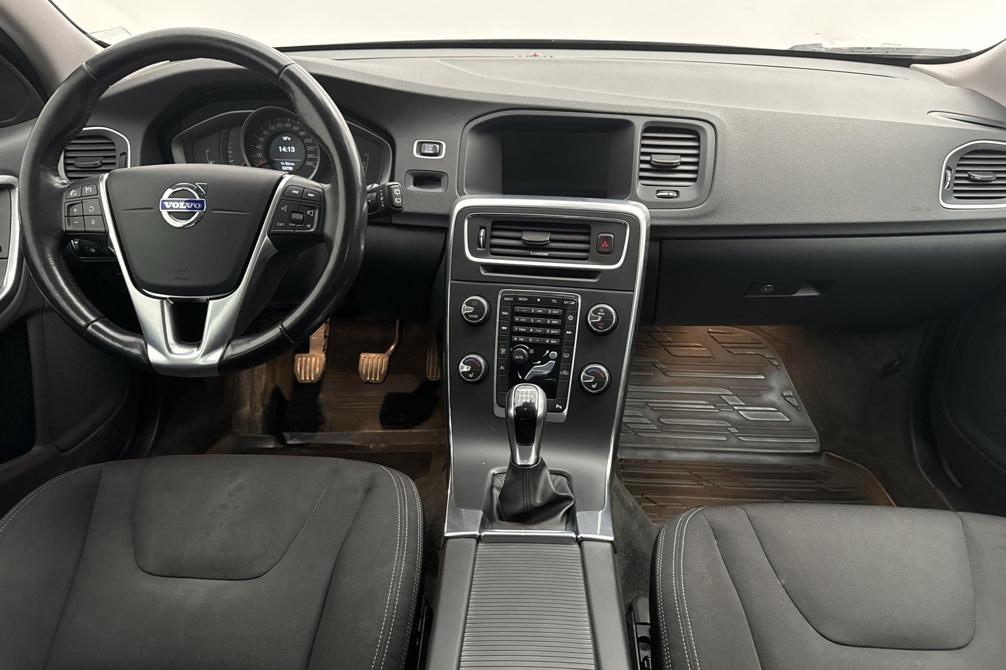 Volvo V60 T3 (152hk) - 59 790 km - Manualna - czarny - 2018