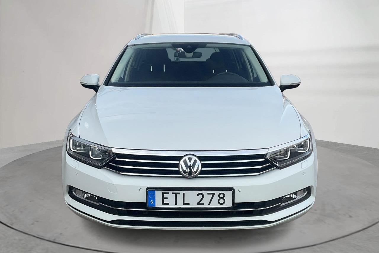 VW Passat 2.0 TDI Sportscombi (150hk) - 134 450 km - Automatyczna - biały - 2015