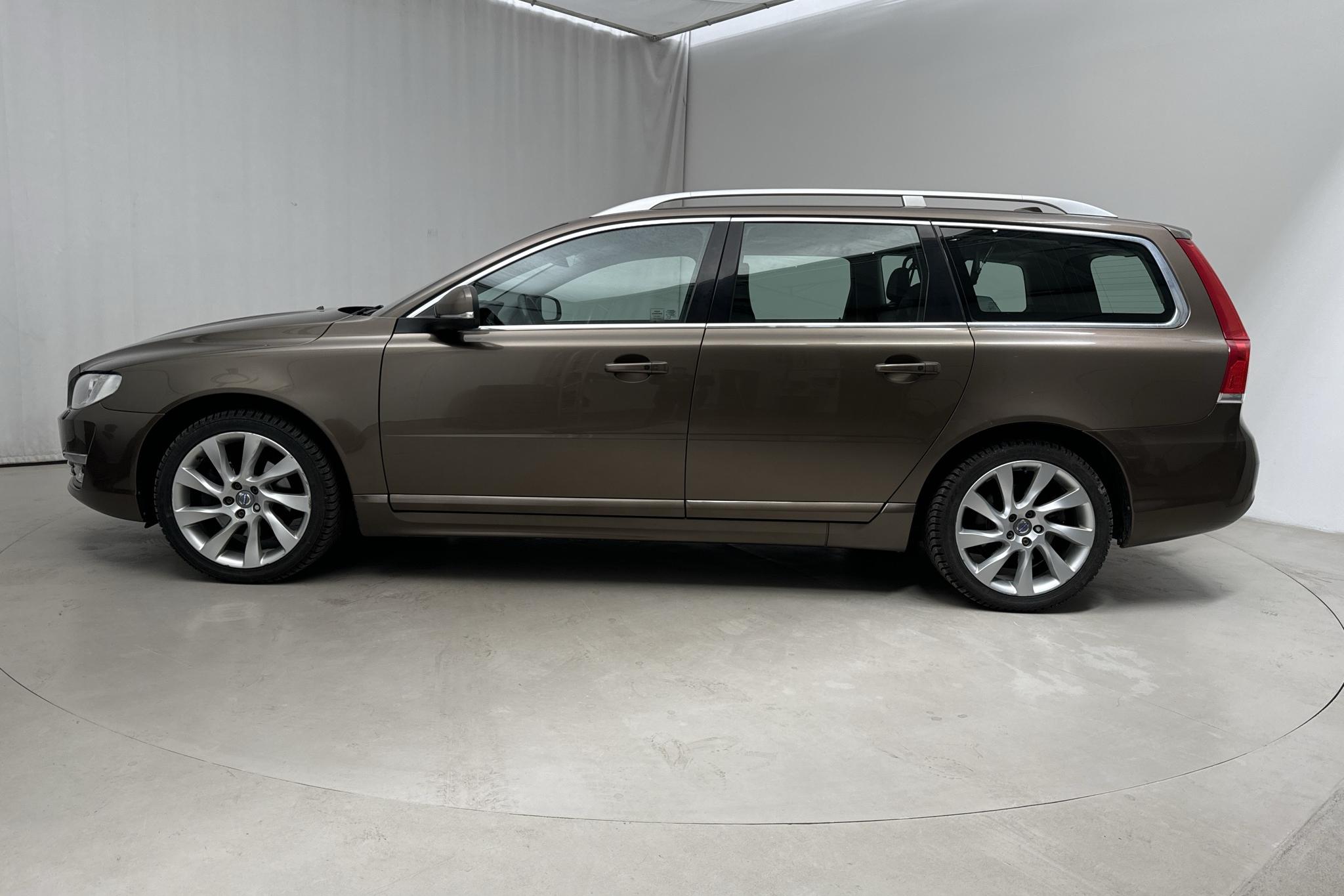 Volvo V70 II D3 (150hk) - 171 290 km - Manuaalinen - ruskea - 2016