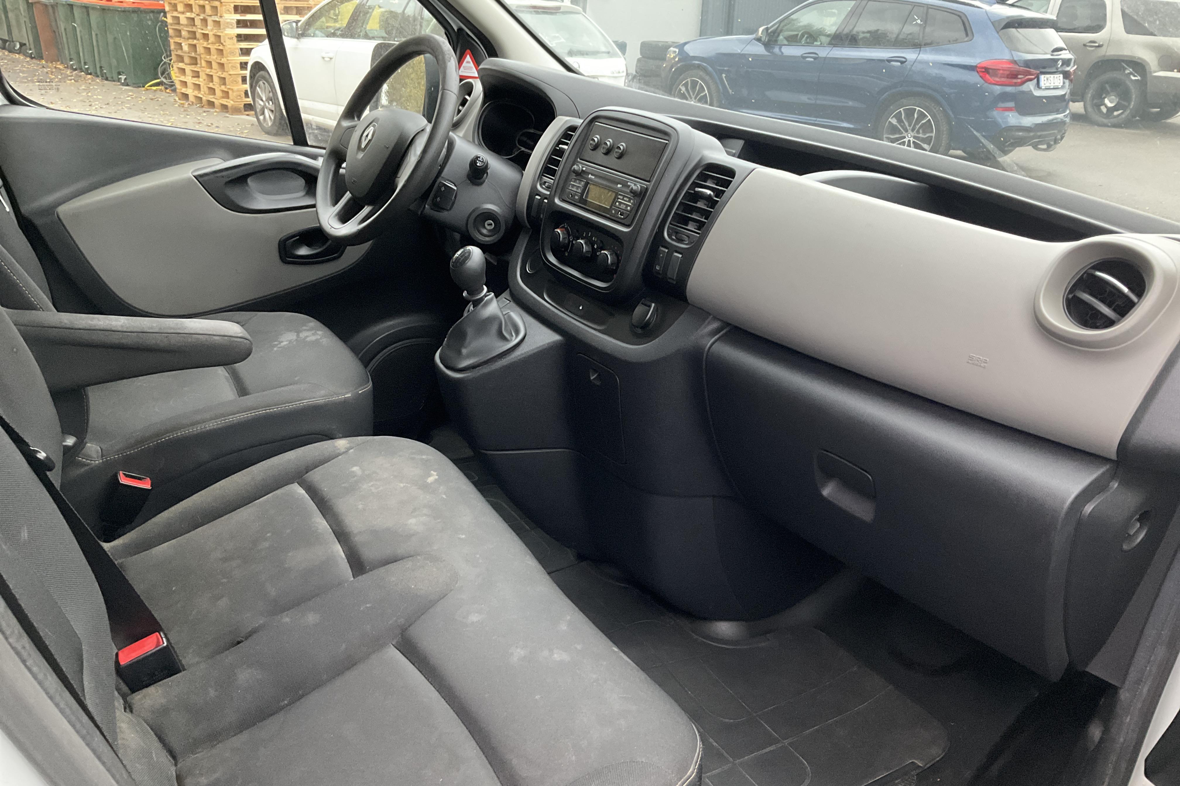 Renault Trafic 1.6 dCi Skåp (125hk) - 227 890 km - Käsitsi - valge - 2017