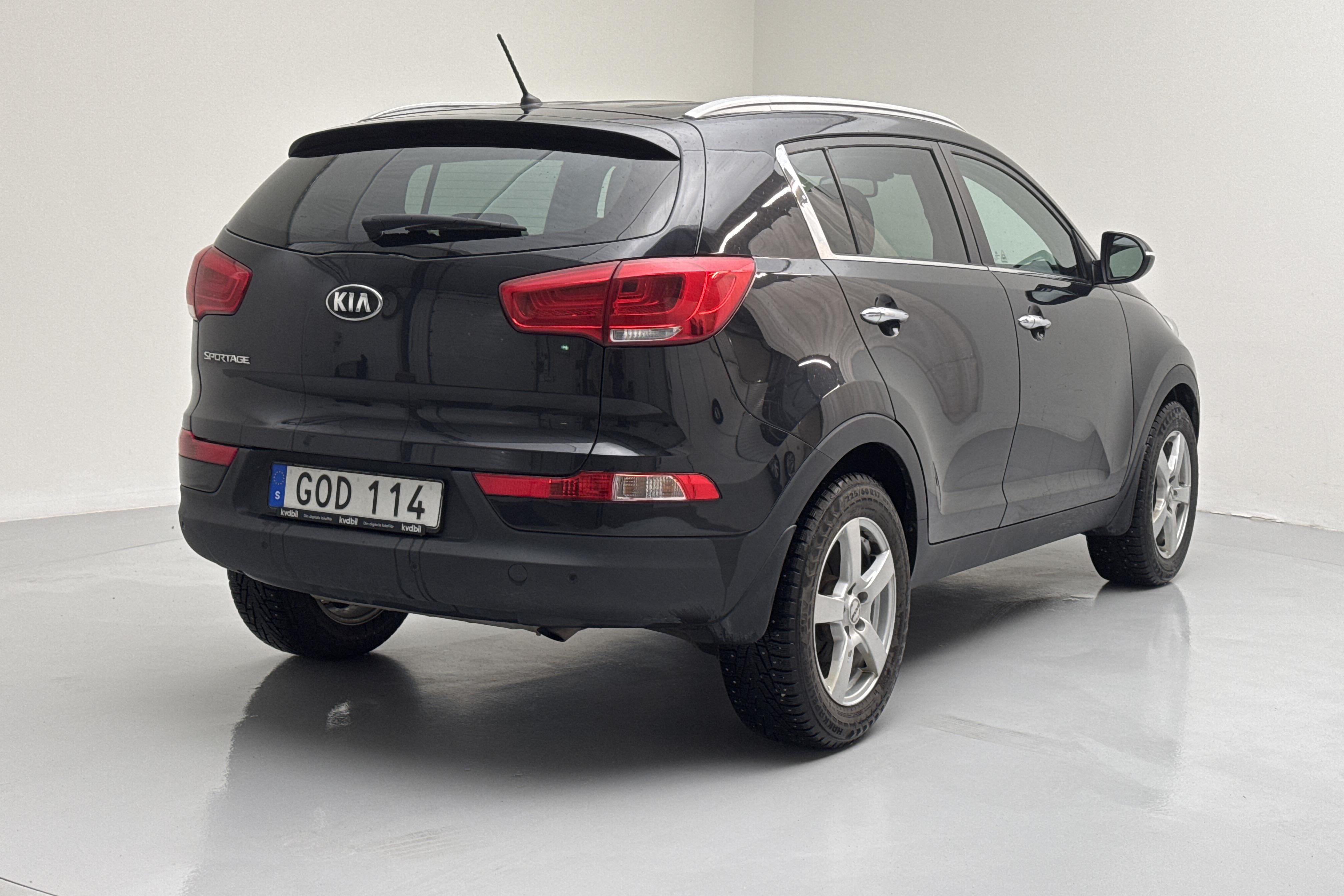 KIA Sportage 1.6 2WD (136hk) - 127 180 km - Manualna - czarny - 2014