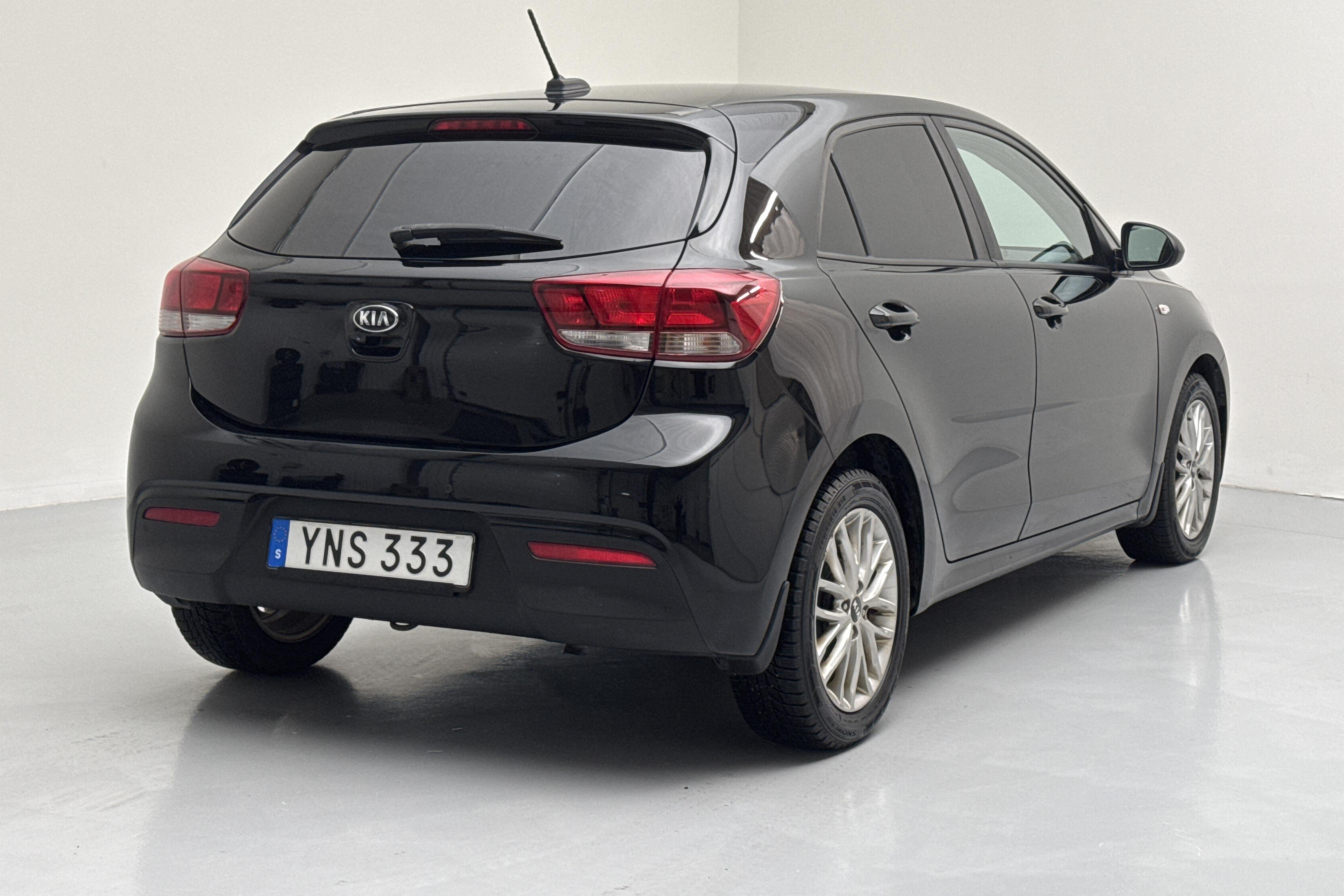 KIA Rio 1.2 (84hk) - 8 746 mil - Manuell - svart - 2018