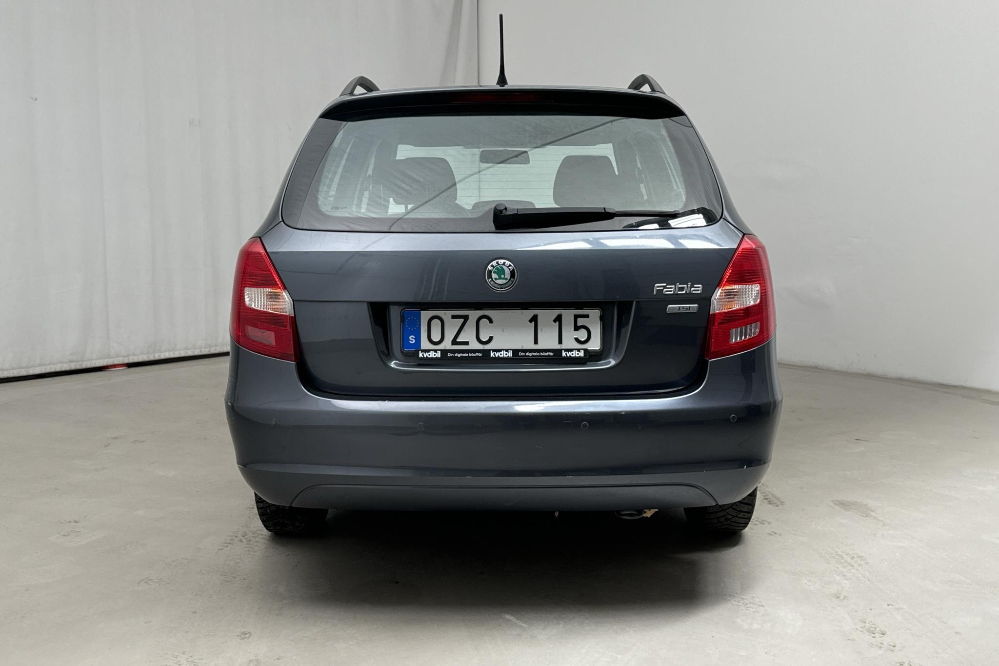 Skoda Fabia 1.2 TSI Combi (86hk) - 7 836 mil - Manuell - Dark Grey - 2013