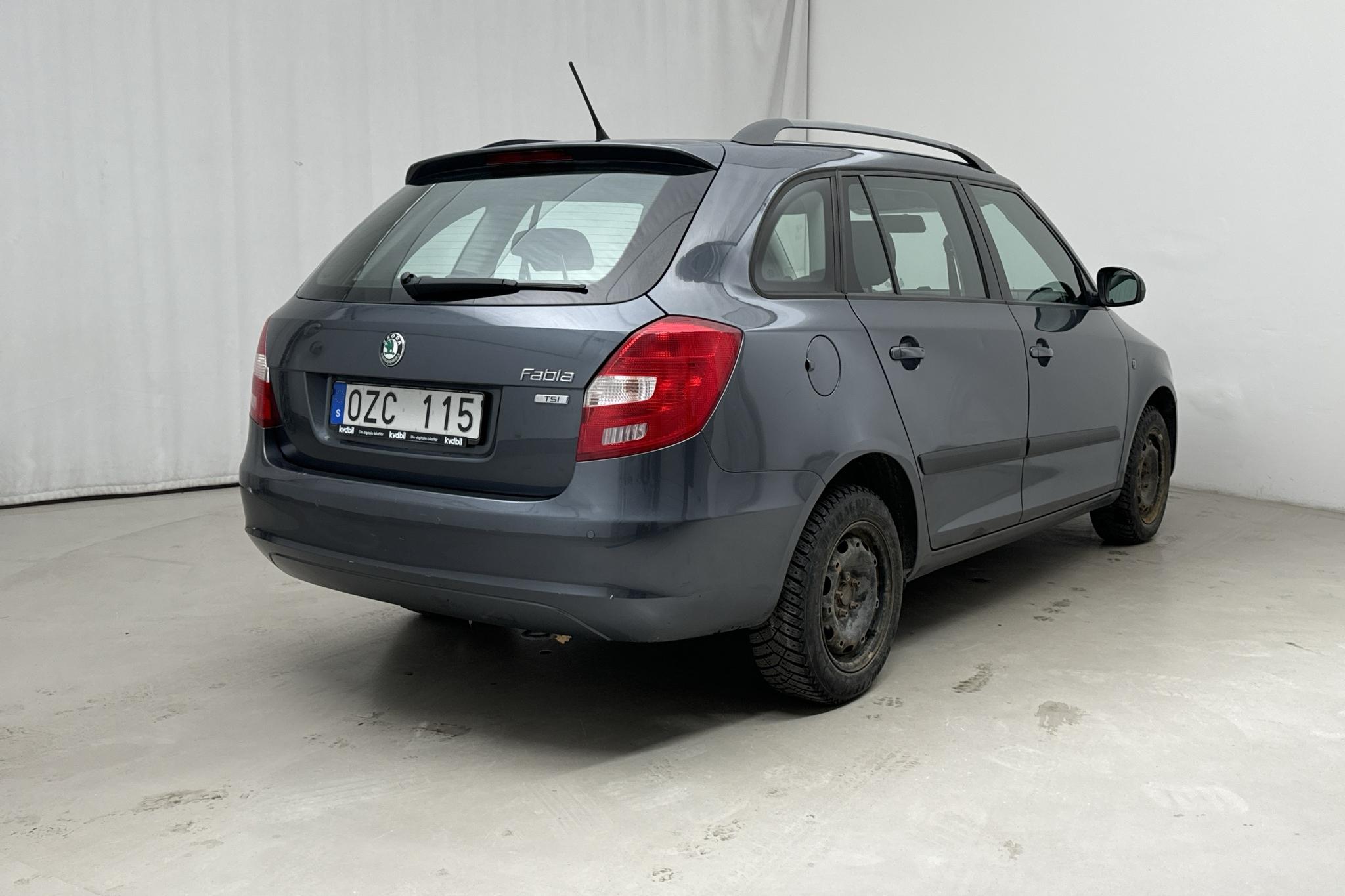 Skoda Fabia 1.2 TSI Combi (86hk) - 78 360 km - Manualna - Dark Grey - 2013