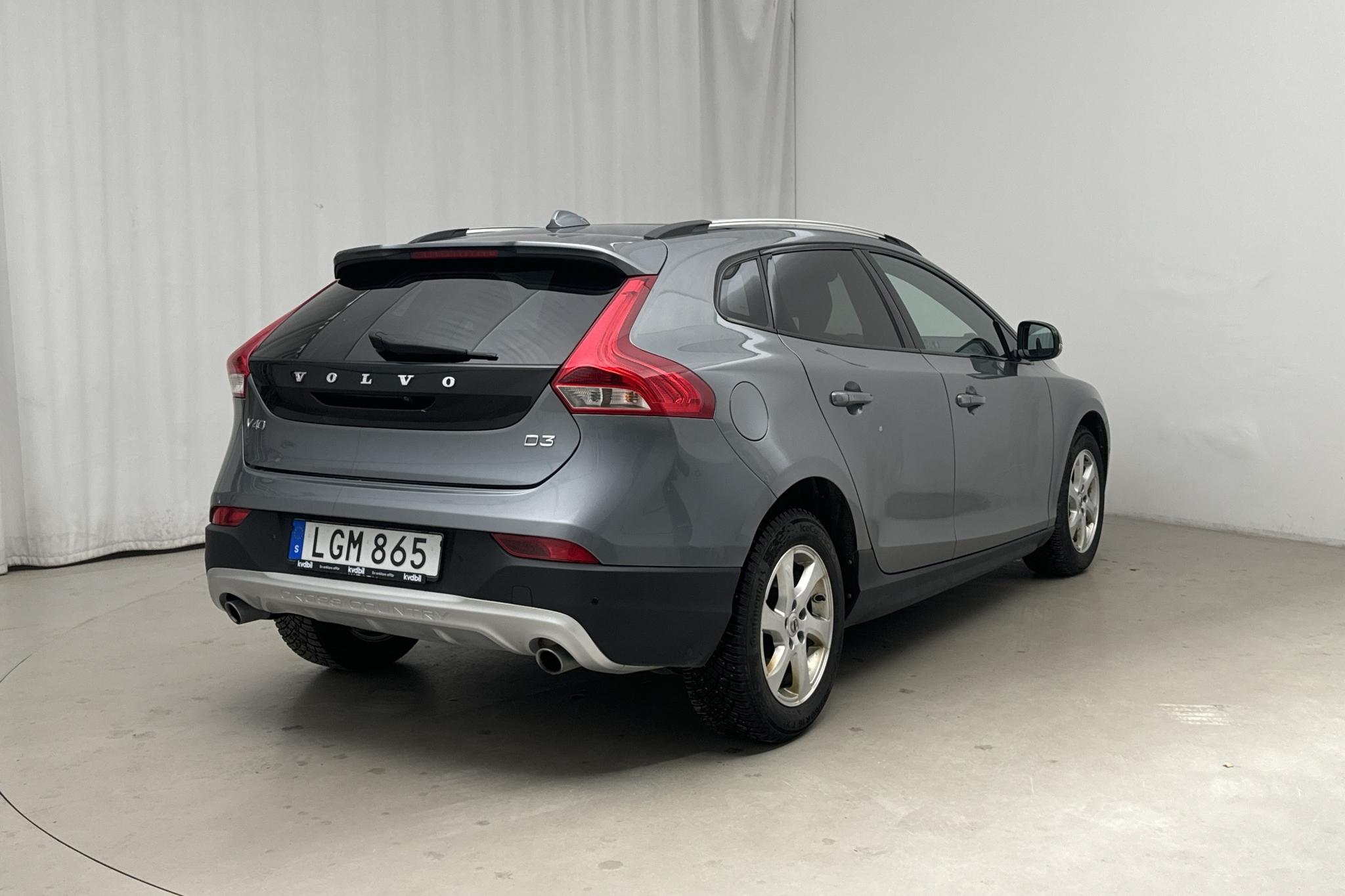 Volvo V40 Cross Country D3 (150hk) - 81 040 km - Automatyczna - szary - 2017