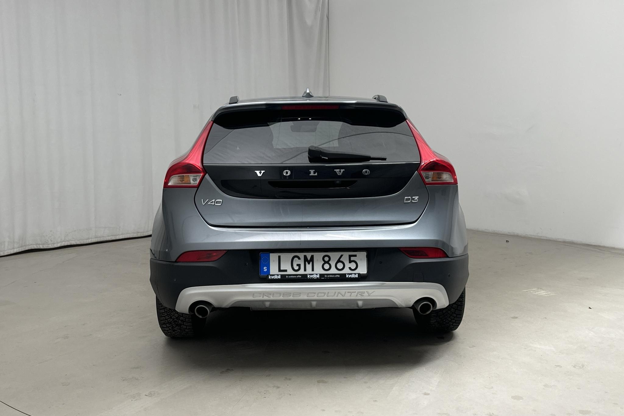 Volvo V40 Cross Country D3 (150hk) - 81 040 km - Automatyczna - szary - 2017