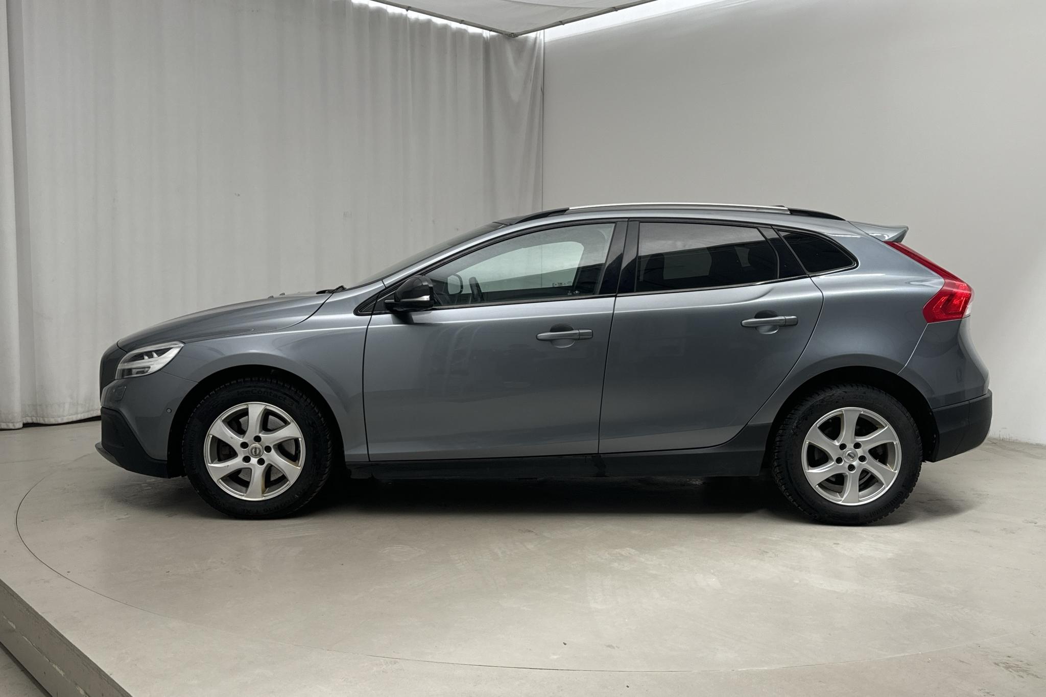 Volvo V40 Cross Country D3 (150hk) - 81 040 km - Automatyczna - szary - 2017