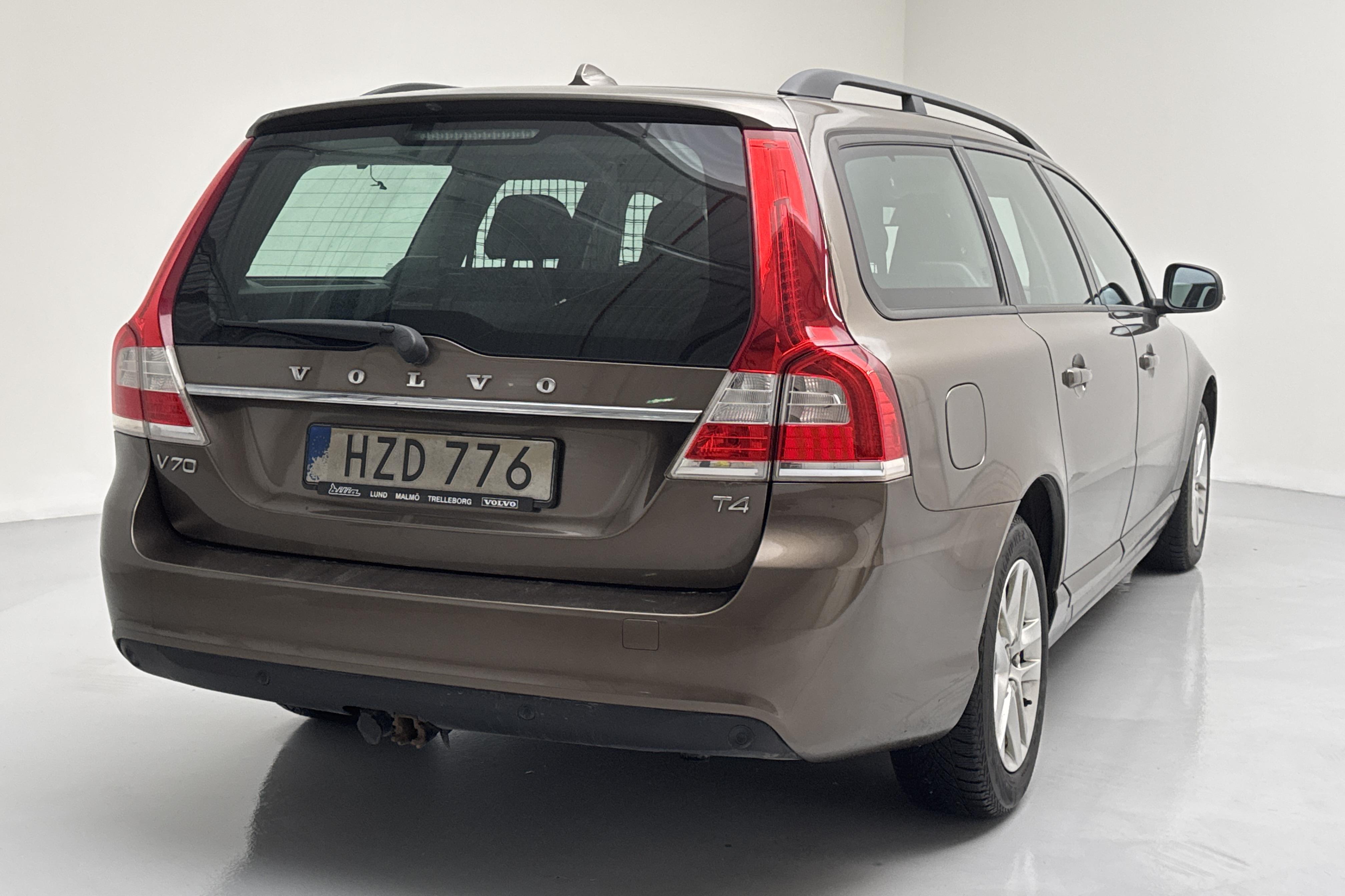 Volvo V70 II T4 (190hk) - 141 220 km - Manuaalinen - ruskea - 2016