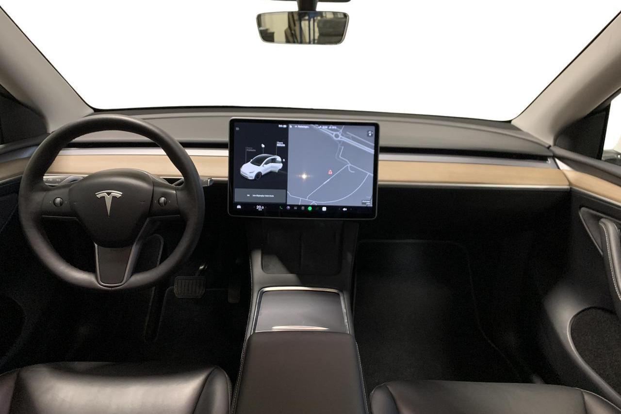 Tesla Model Y Long Range Dual Motor AWD - 92 620 km - Automatic - white - 2021