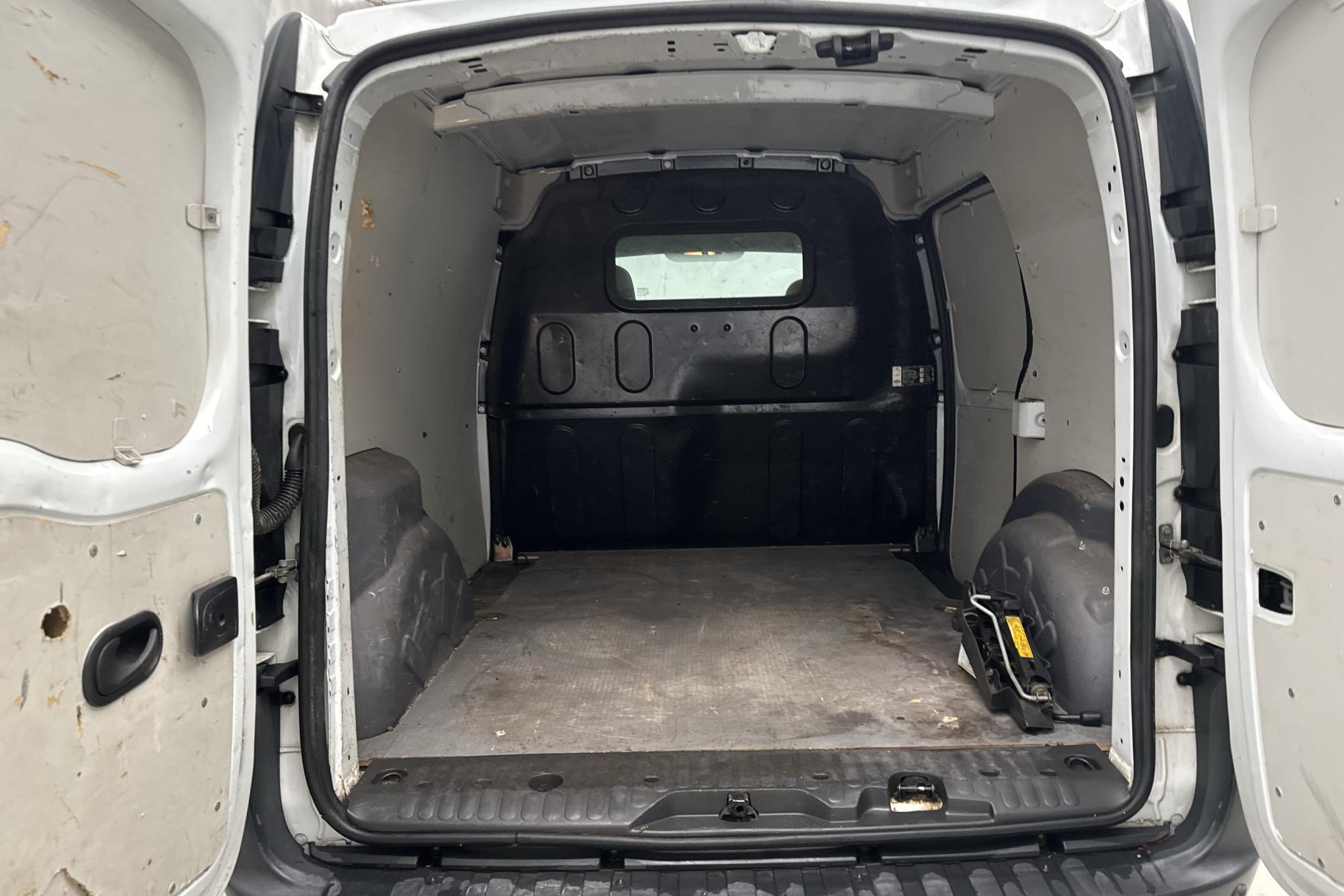 Renault Kangoo Express II 1.5 dCi Skåp (85hk) - 8 741 mil - Manuell - vit - 2011