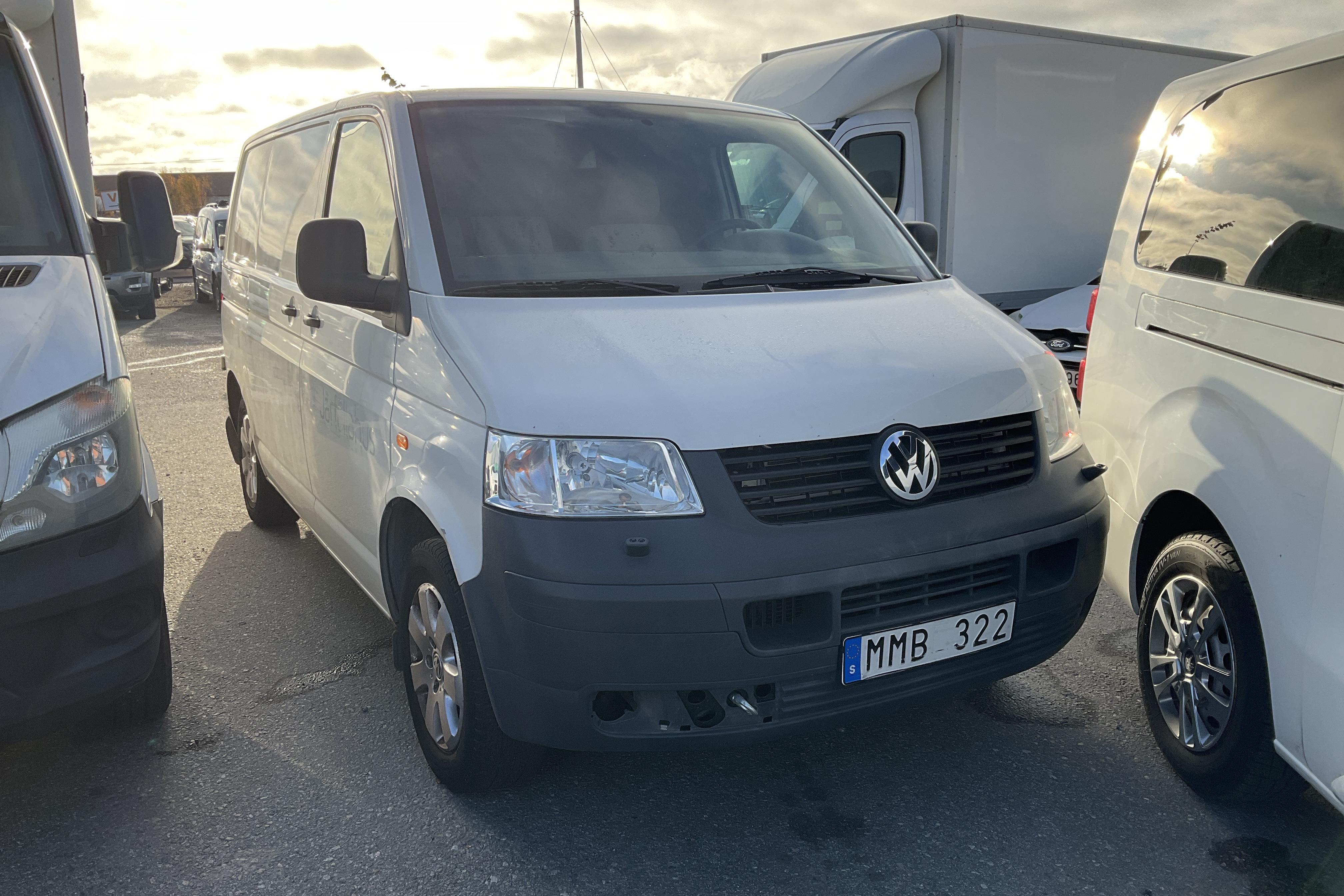 VW Transporter T5 2.5 TDI (130hk) - 11 500 mil - Automat - vit - 2008