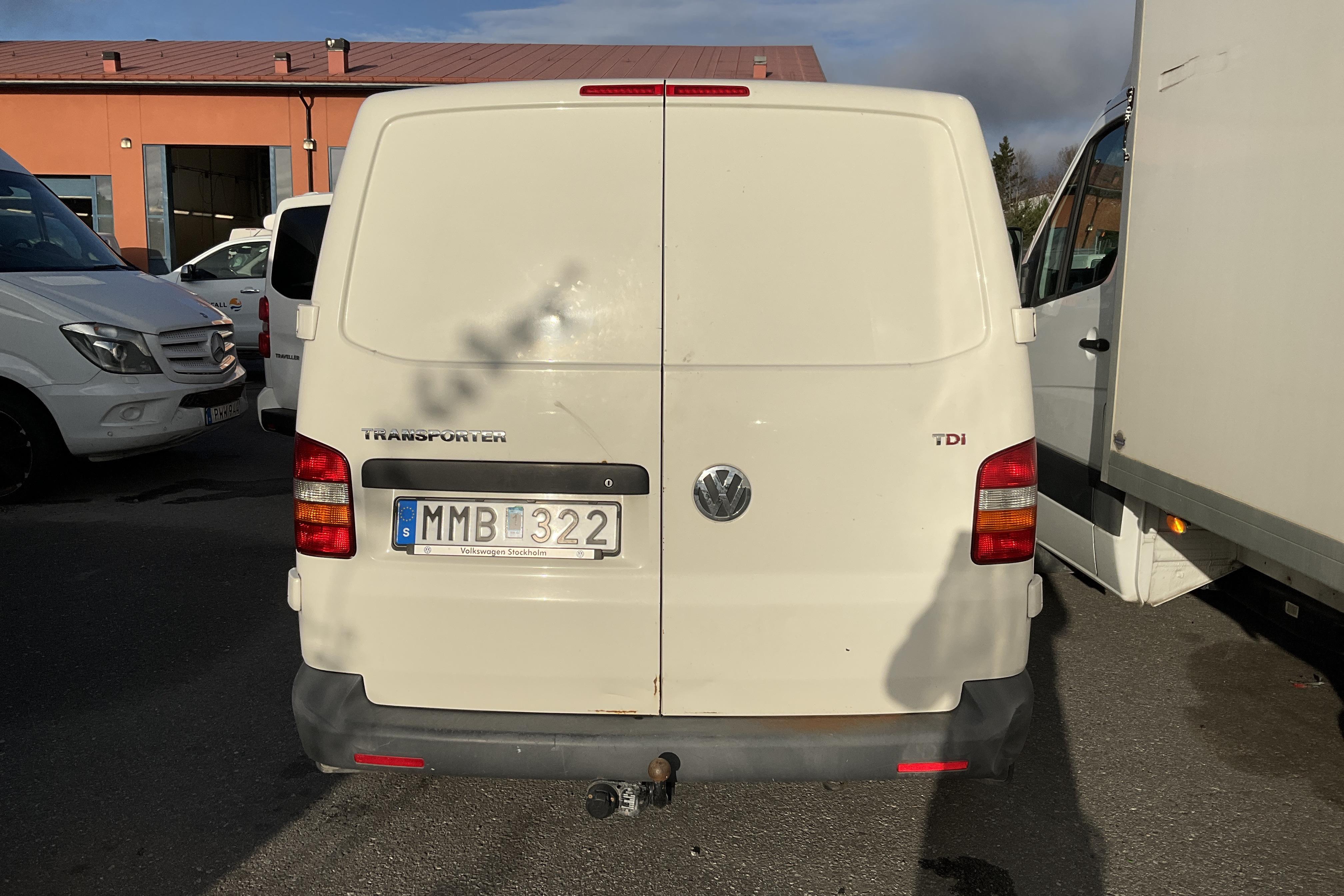 VW Transporter T5 2.5 TDI (130hk) - 11 500 mil - Automat - vit - 2008