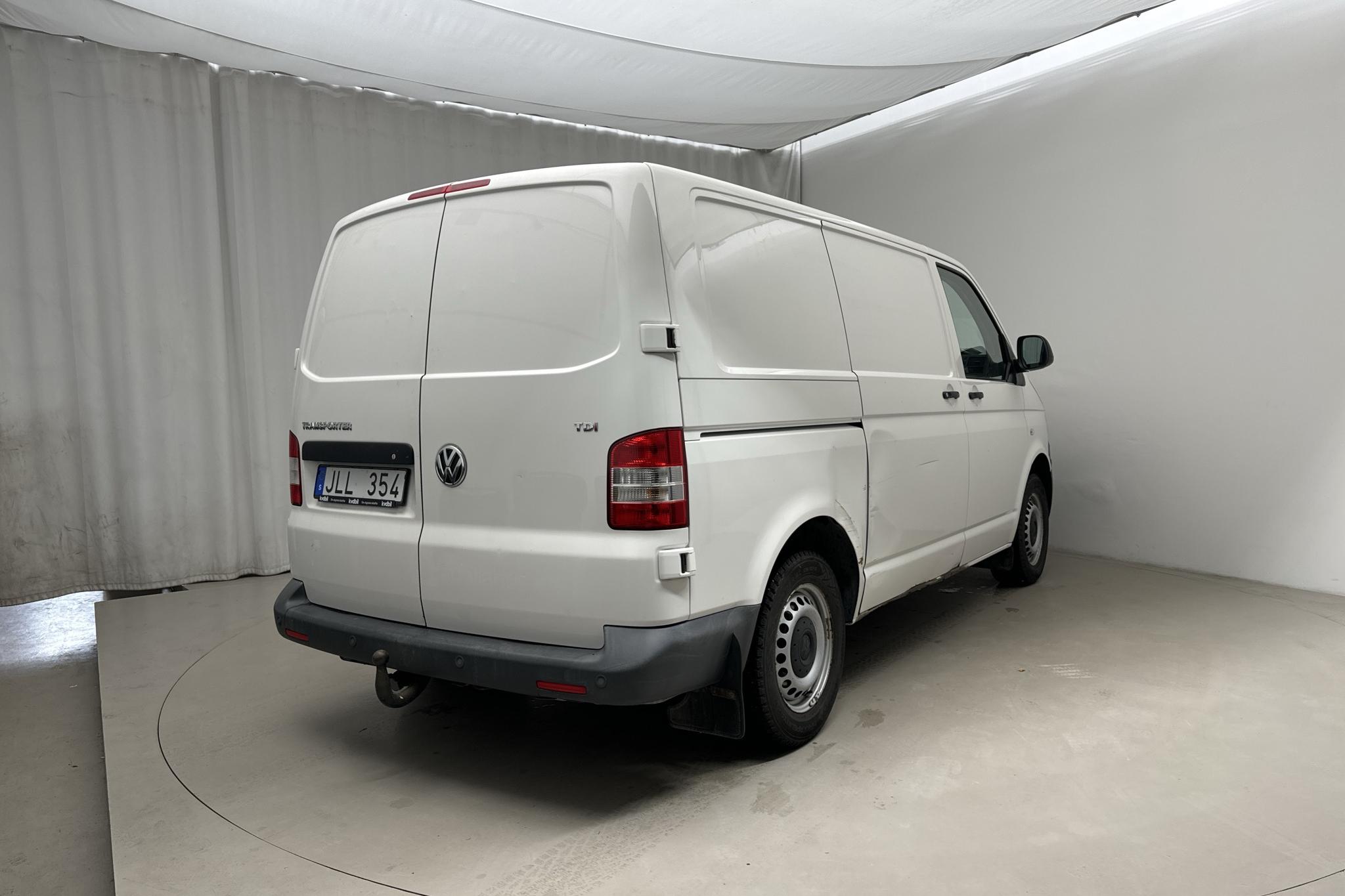 VW Transporter T5 2.0 TDI (140hk) - 7 313 mil - Automat - vit - 2011