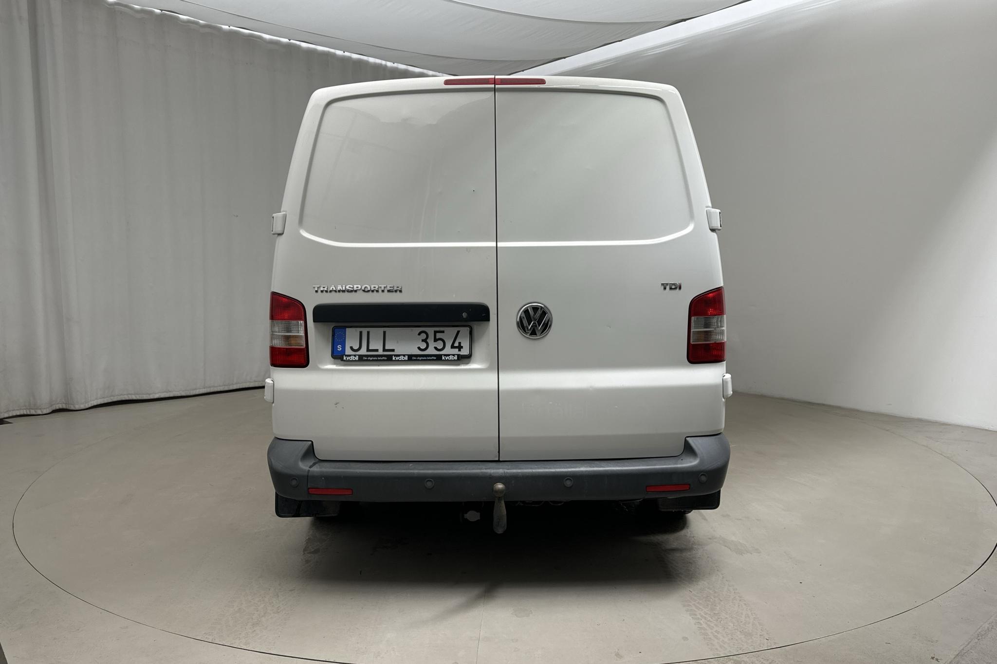 VW Transporter T5 2.0 TDI (140hk) - 73 130 km - Automaattinen - valkoinen - 2011