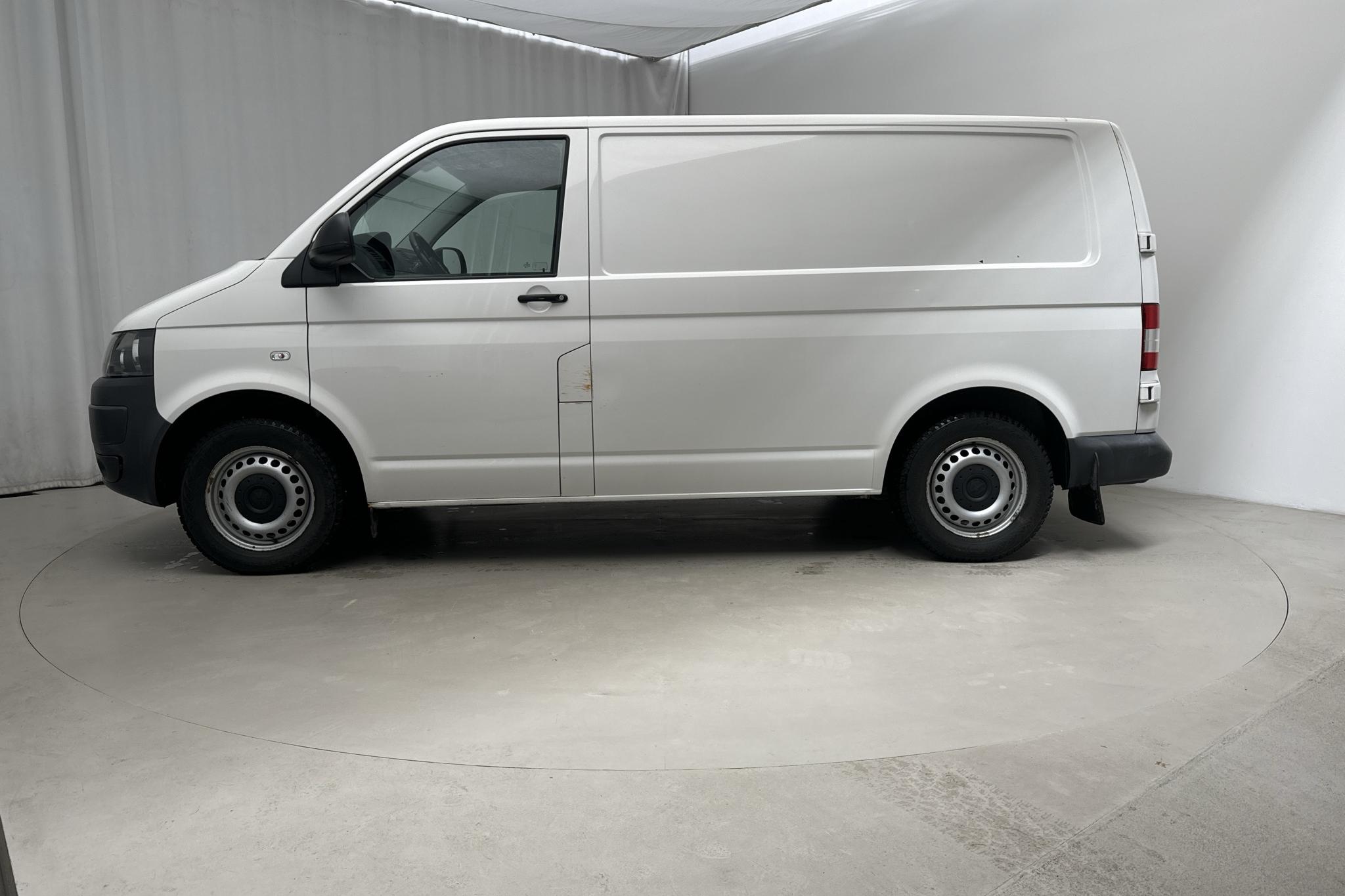 VW Transporter T5 2.0 TDI (140hk) - 73 130 km - Automatic - white - 2011