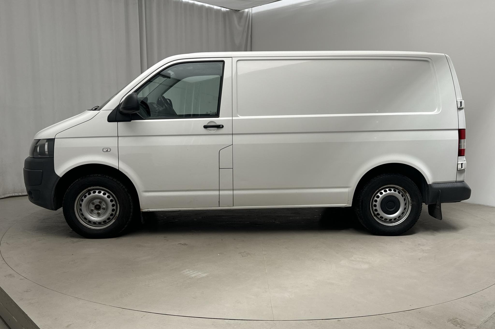 VW Transporter T5 2.0 TDI (140hk) - 104 500 km - Automatic - white - 2013