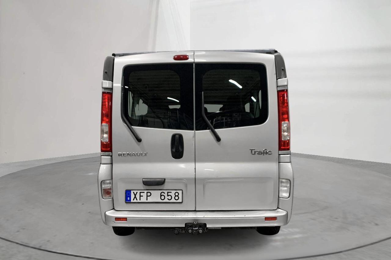 Renault Trafic 2.0 dCi Skåp/Buss (115hk) - 171 190 km - Manual - silver - 2012