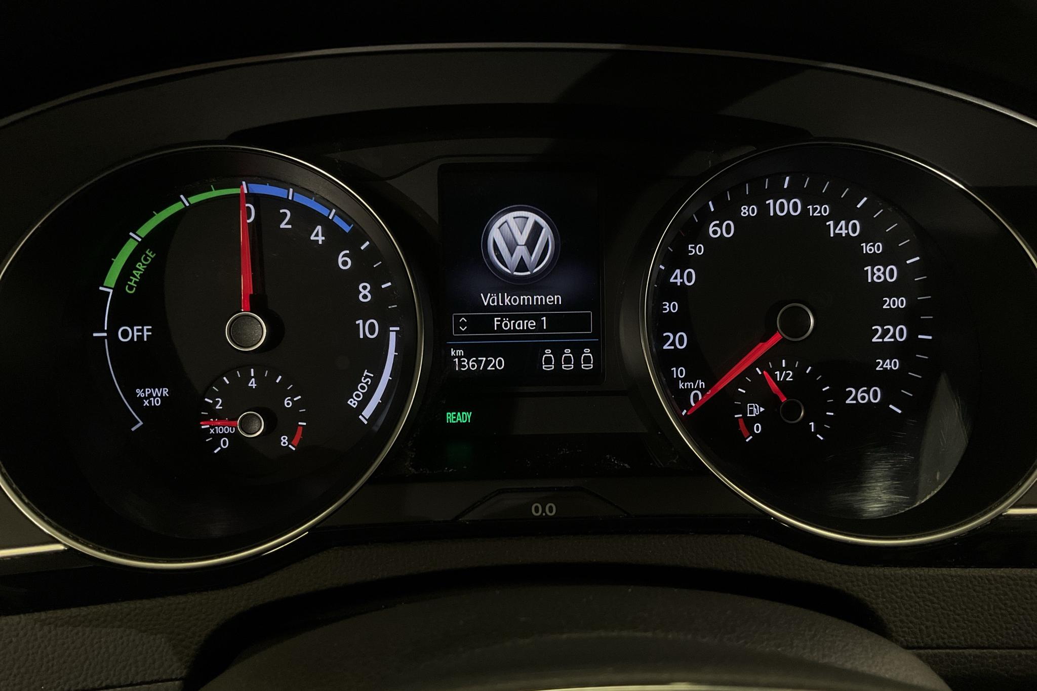 VW Passat 1.4 Plug-in-Hybrid Sportscombi (218hk) - 136 720 km - Automatyczna - srebro - 2018