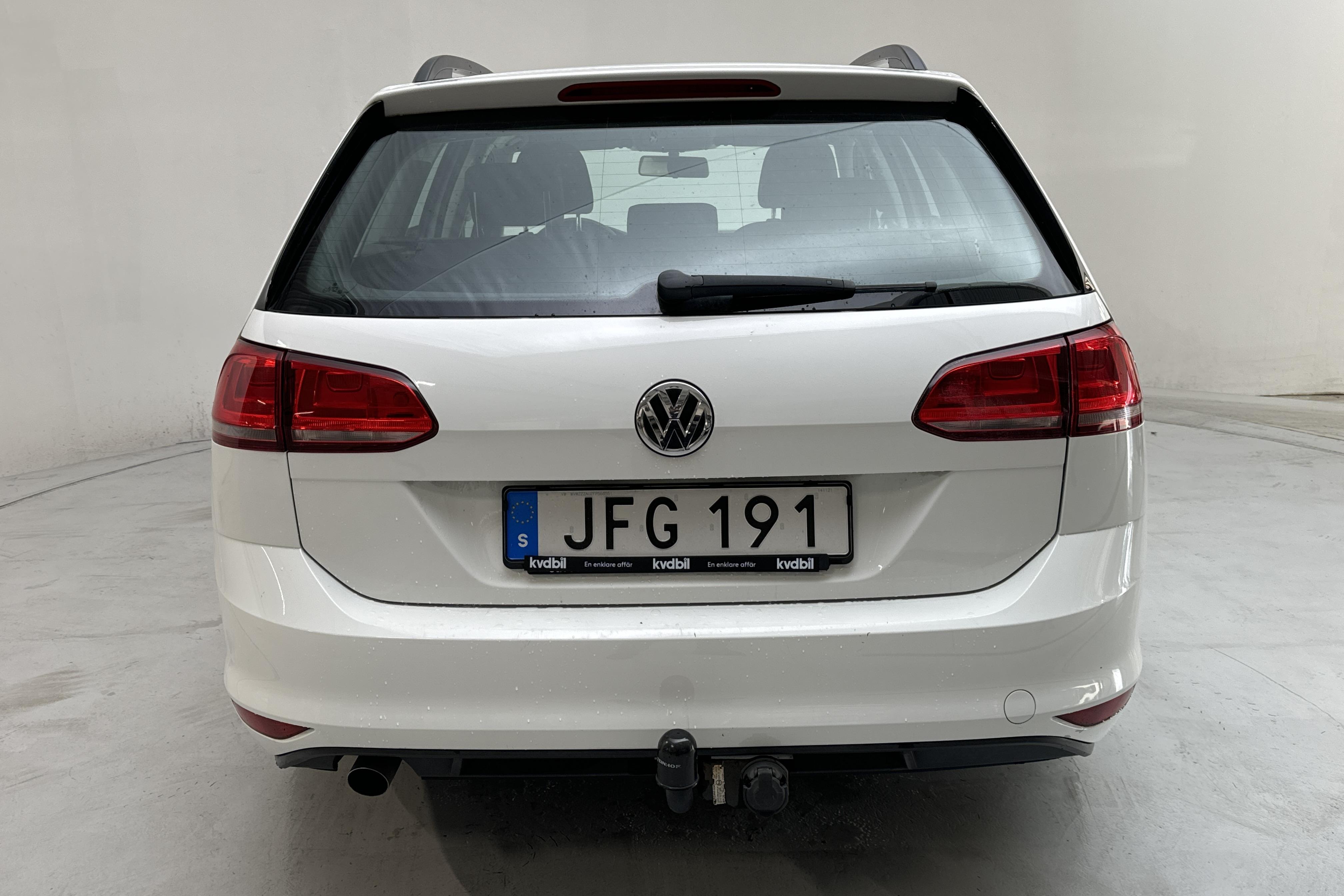 VW Golf VII 1.6 TDI BlueMotion Sportscombi (110hk) - 199 370 km - Manualna - biały - 2015