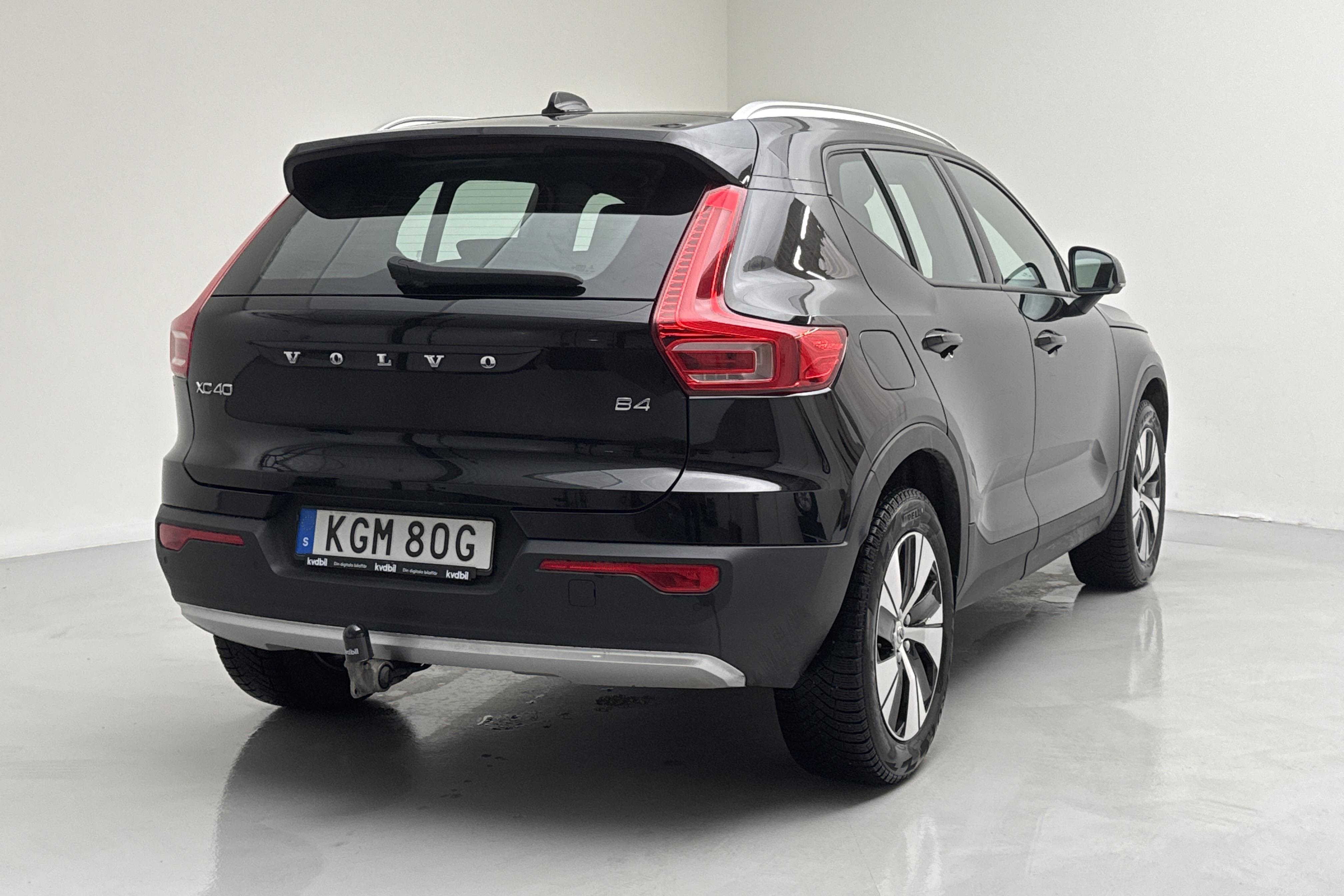 Volvo XC40 B4 2WD (197hk) - 83 030 km - Automaattinen - musta - 2022