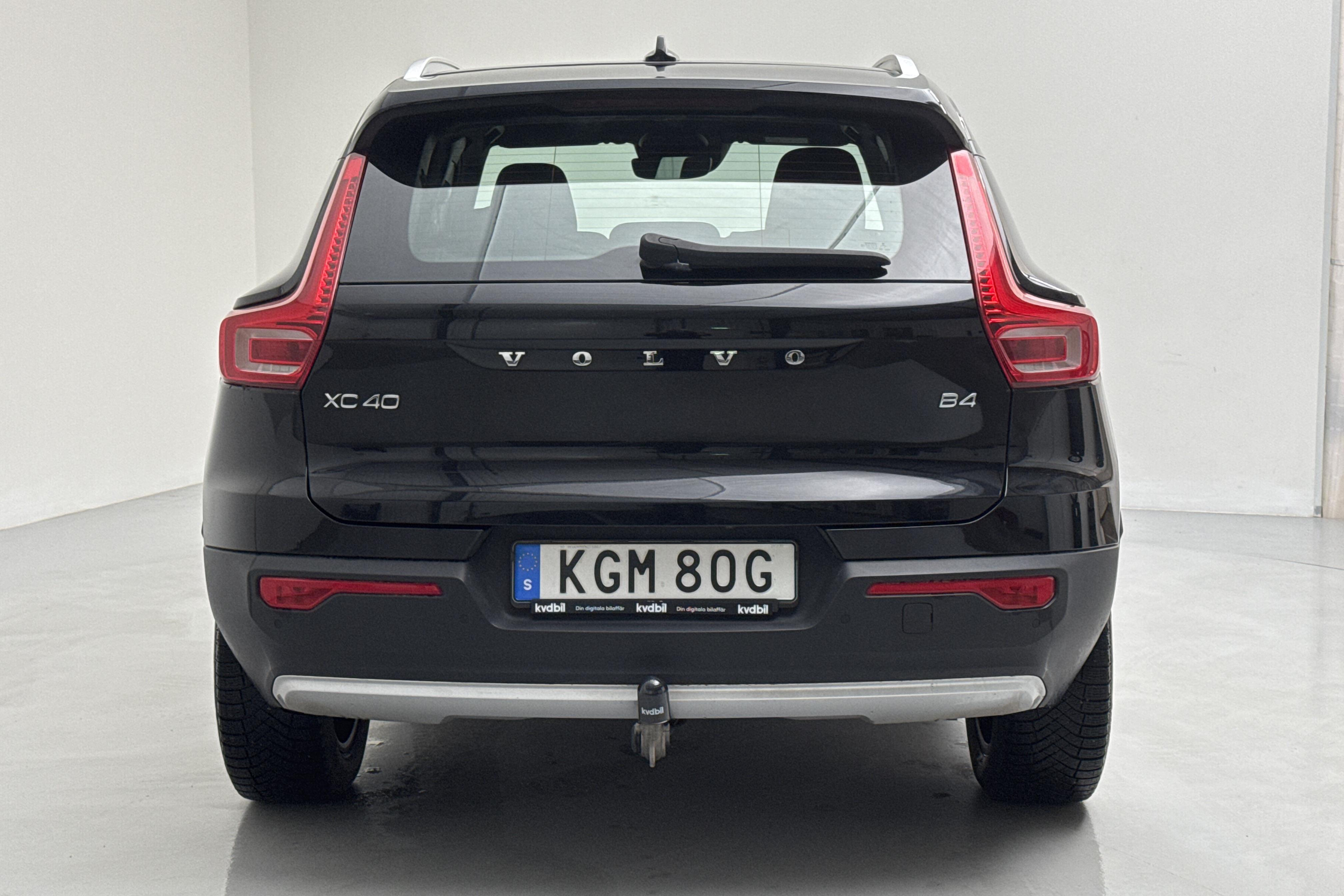 Volvo XC40 B4 2WD (197hk) - 83 030 km - Automaattinen - musta - 2022