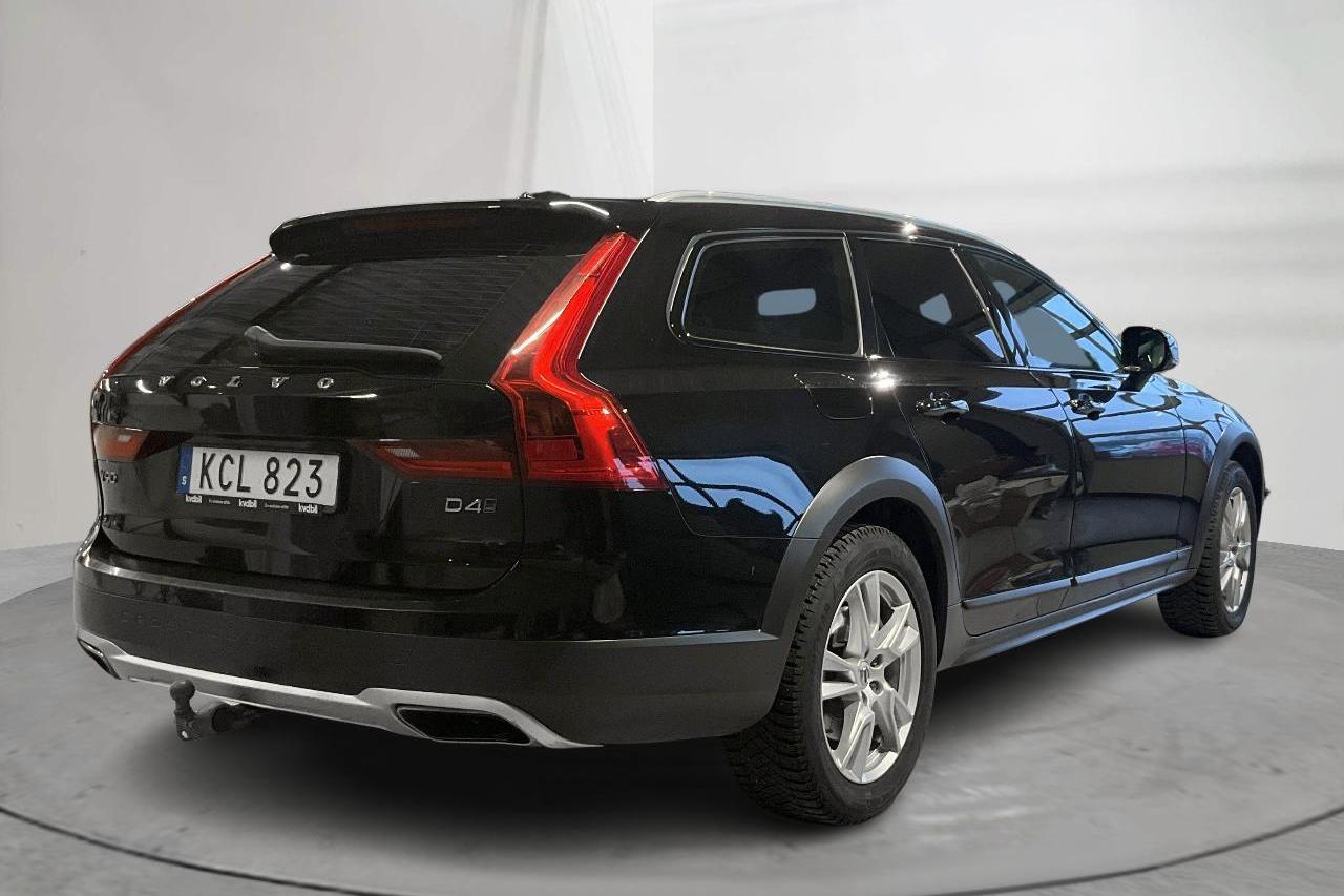 Volvo V90 D4 Cross Country AWD (190hk) - 252 130 km - Automaatne - must - 2019