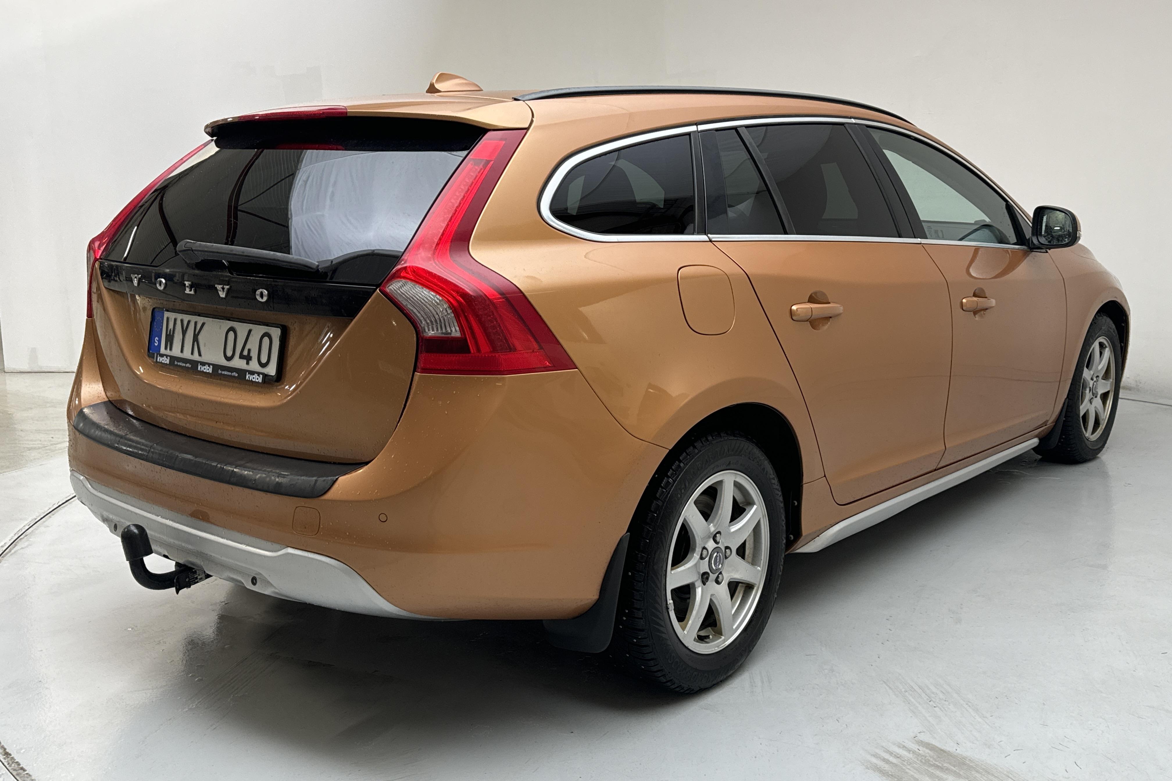 Volvo V60 1.6D DRIVe (115hk) - 176 330 km - Manualna - brązowy - 2012