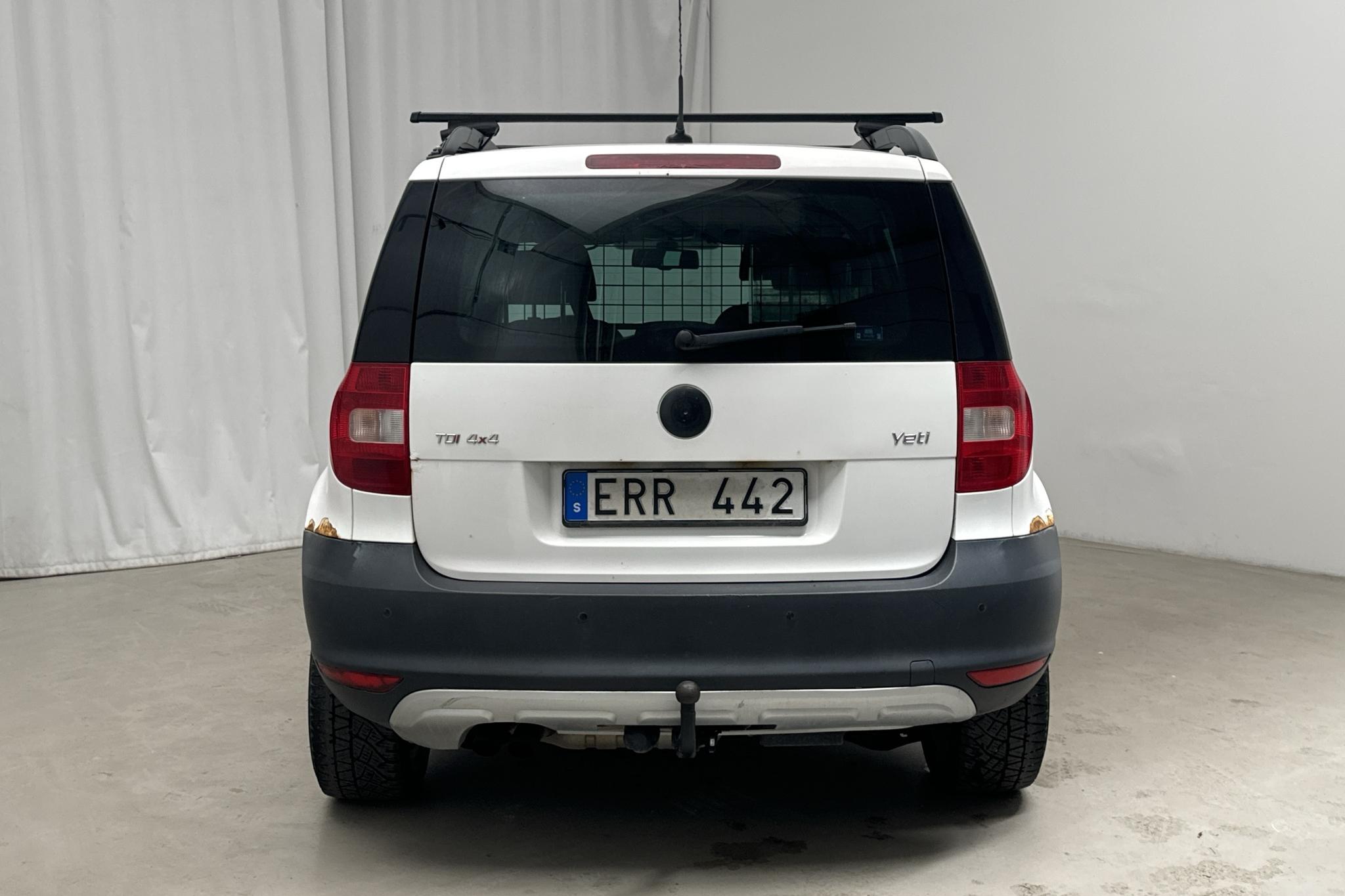 Skoda Yeti 2.0 TDI CR 4X4 (140hk) - 30 895 mil - Automat - vit - 2012