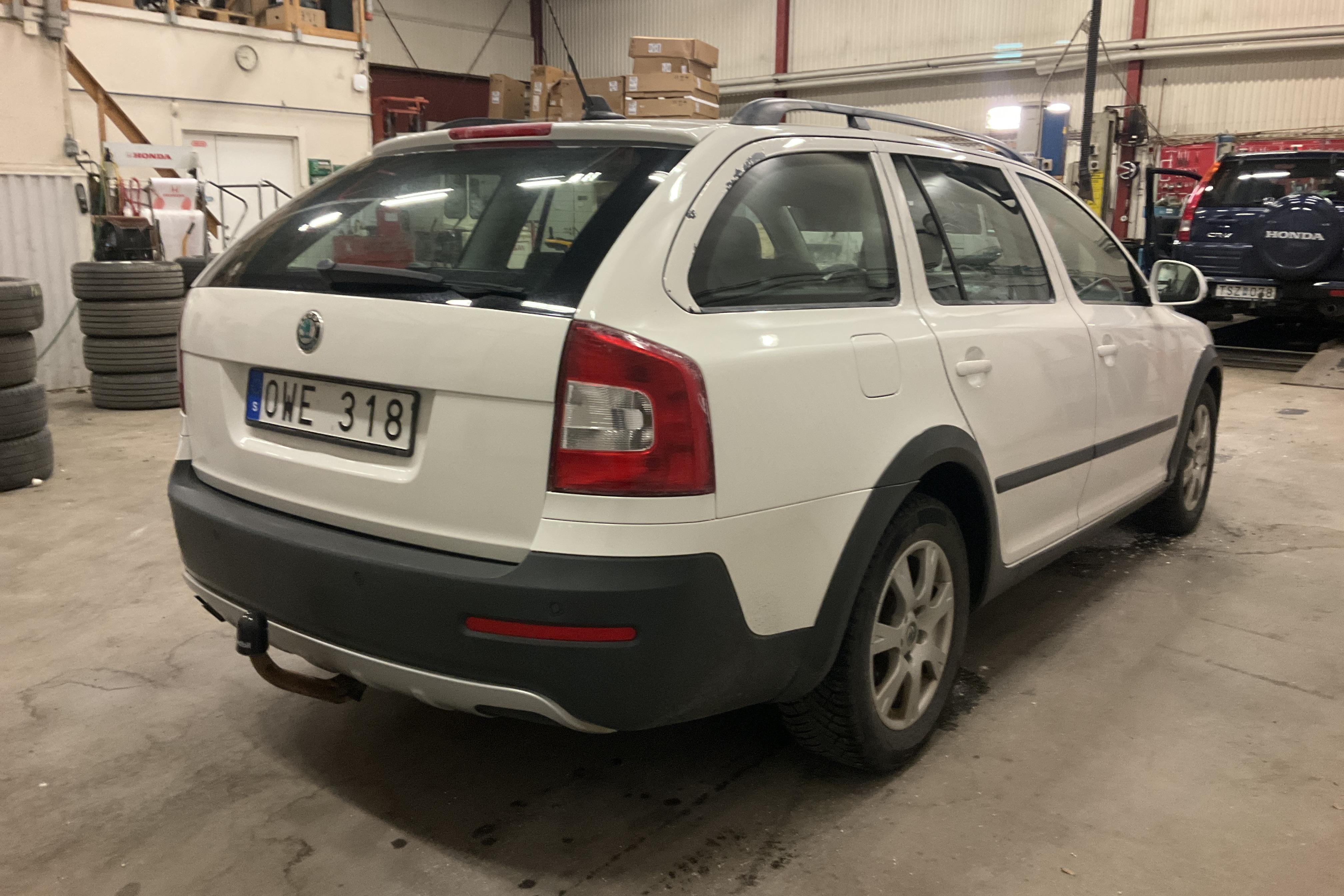 Skoda Octavia Scout II 2.0 TDI 4X4 (140hk) - 192 310 km - Käsitsi - valge - 2013