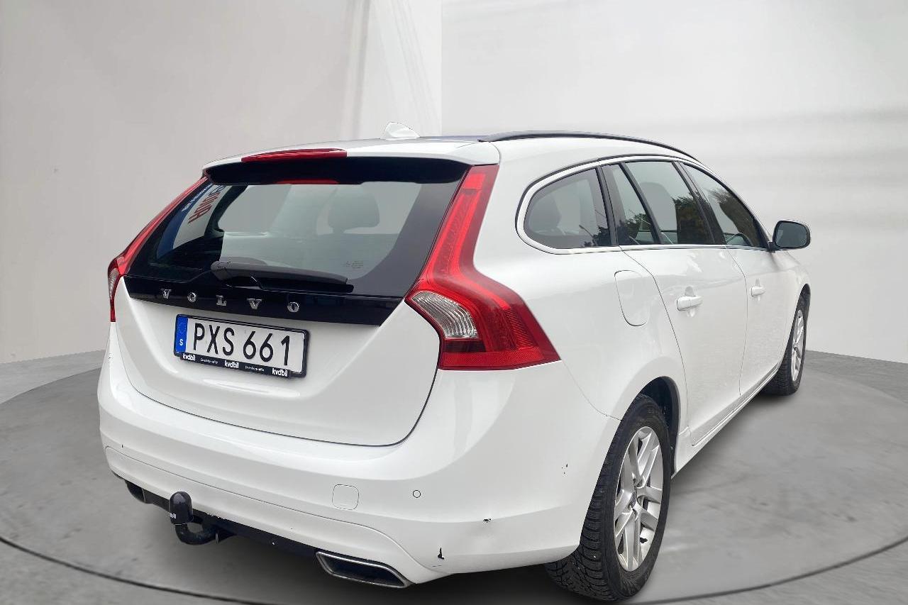 Volvo V60 D4 AWD (181hk) - 152 780 km - Automaatne - valge - 2015