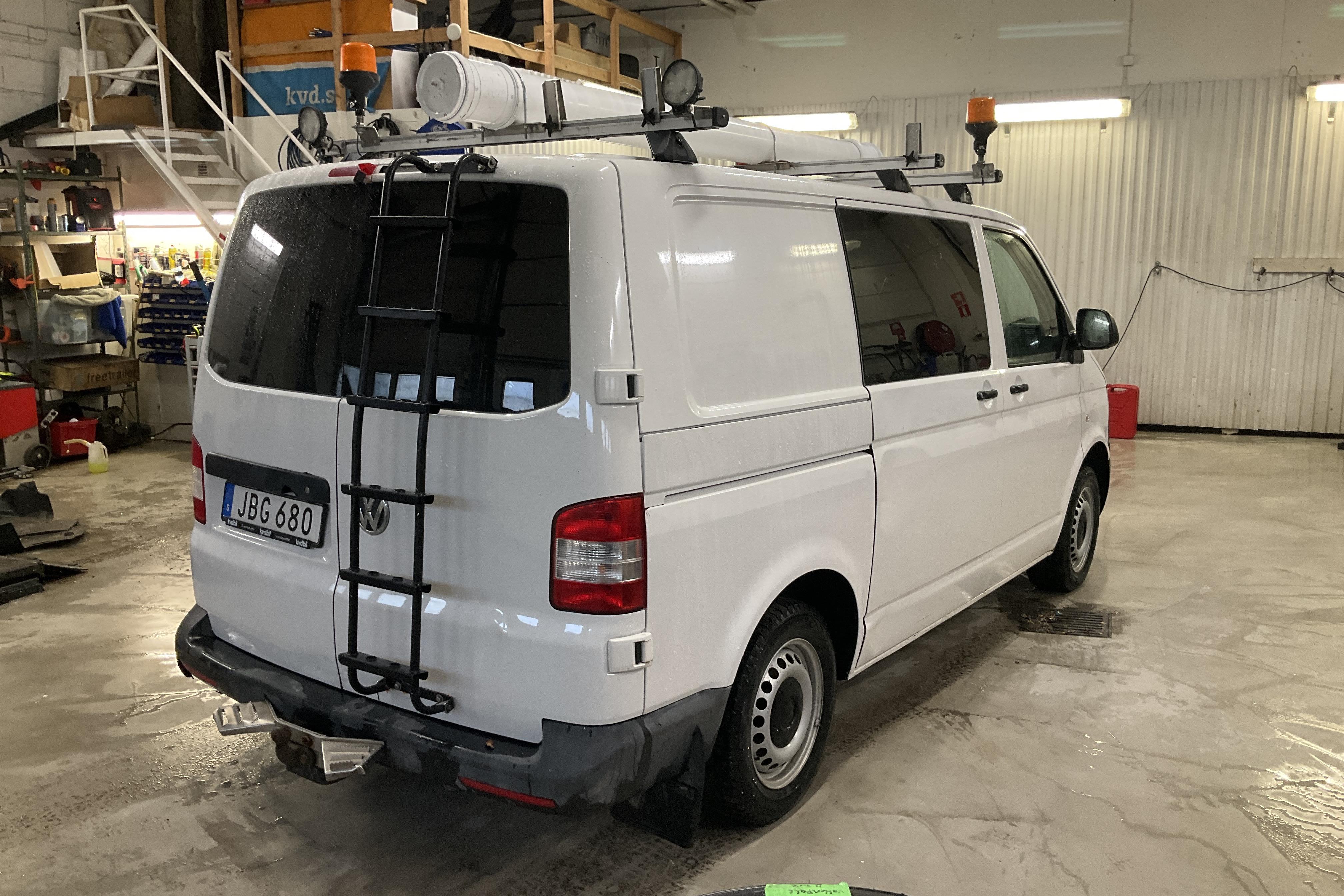 VW Transporter T5 2.0 TDI 4MOTION (140hk) - 173 700 km - Manuaalinen - valkoinen - 2015