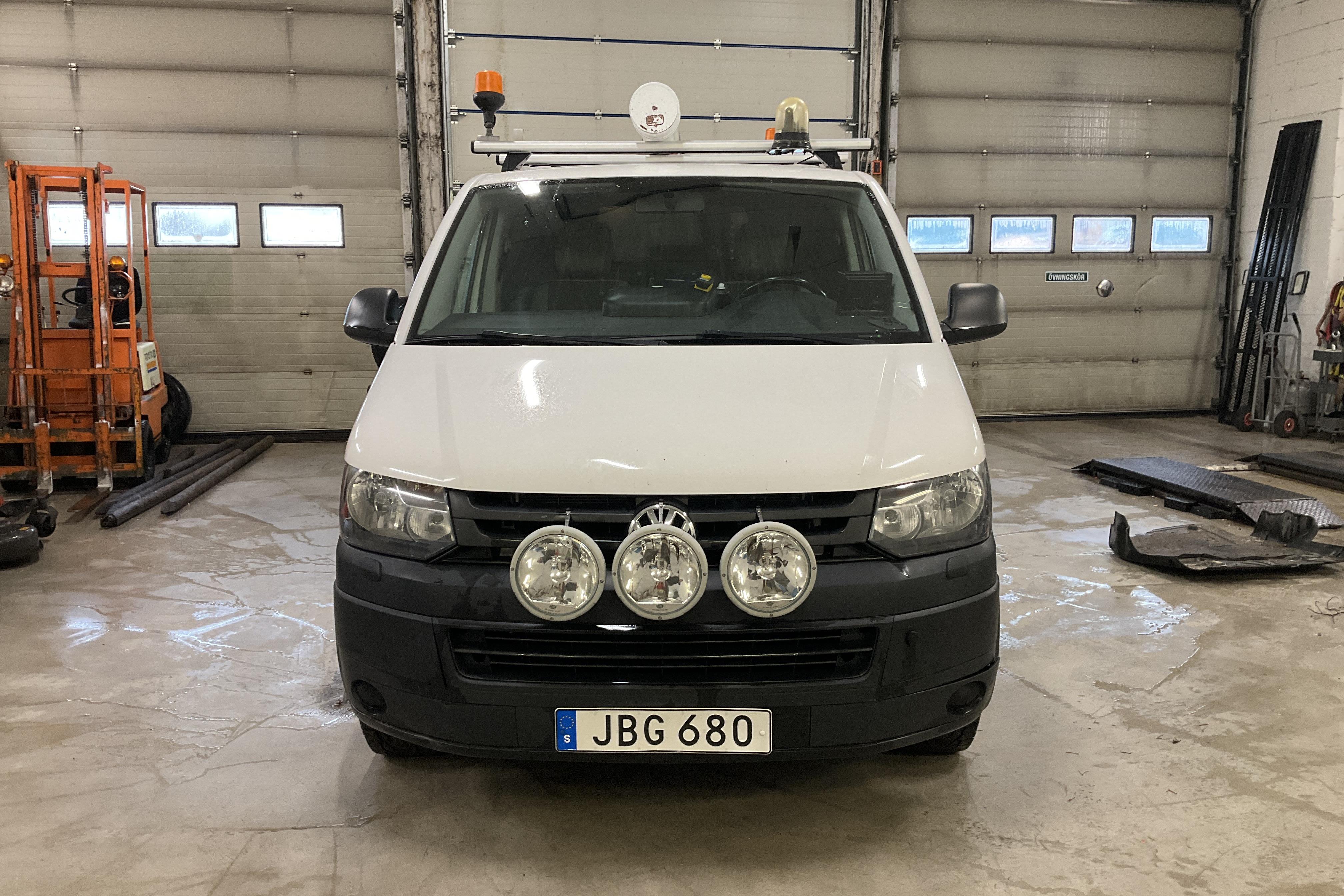 VW Transporter T5 2.0 TDI 4MOTION (140hk) - 173 700 km - Manuaalinen - valkoinen - 2015