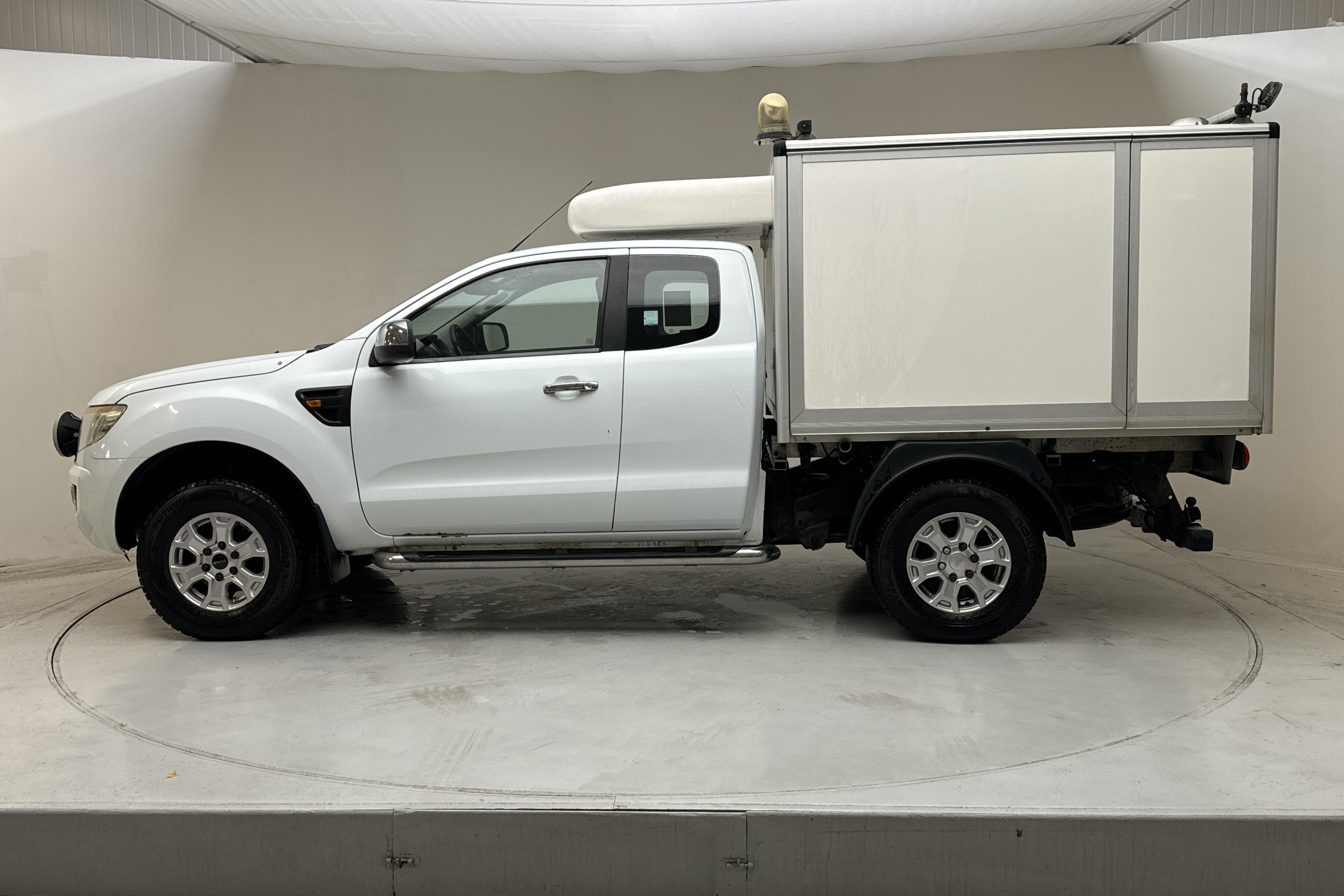 Ford Ranger 2.2 TDCi 4WD (150hk) - 181 290 km - Käsitsi - valge - 2013