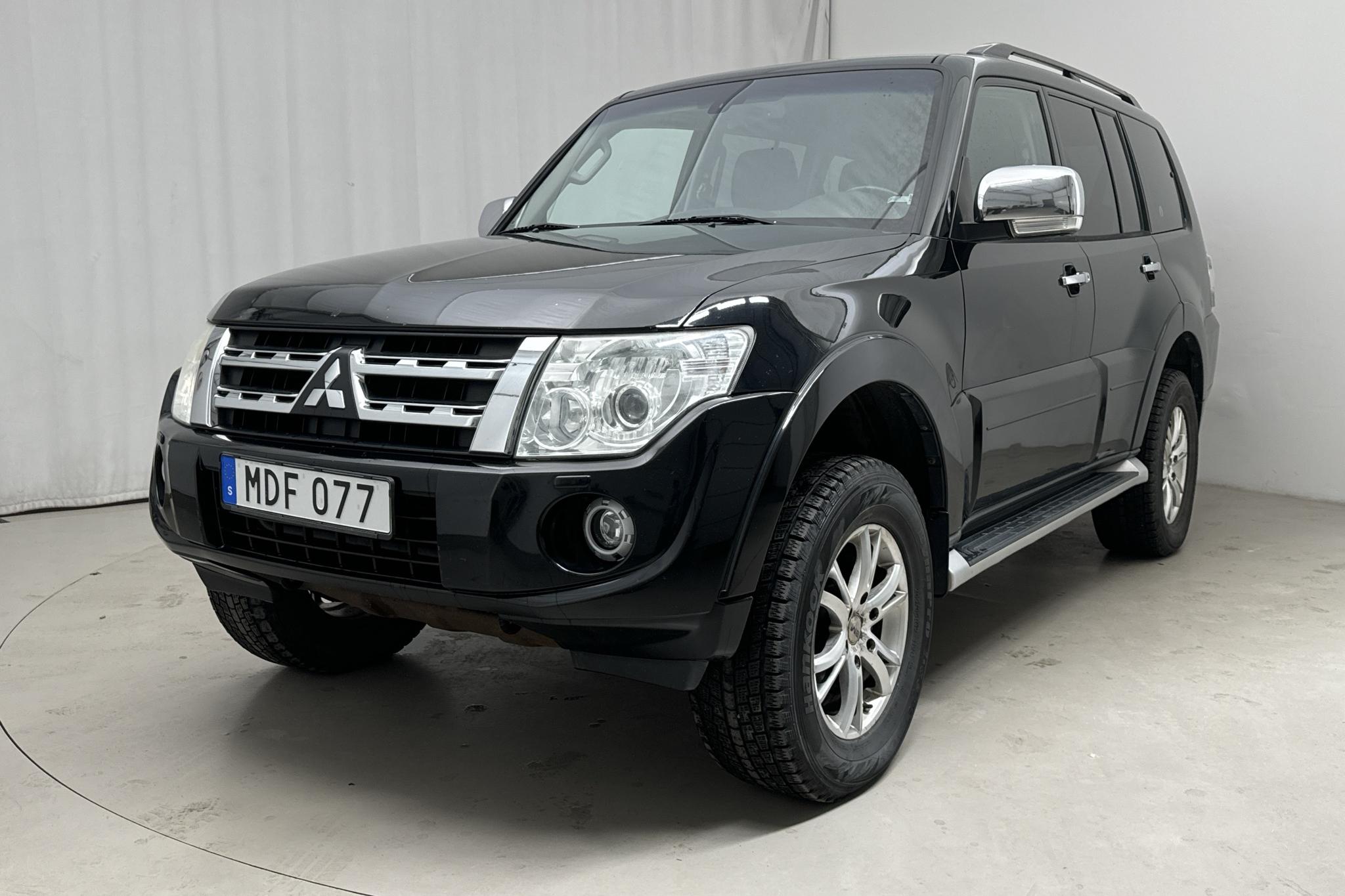 Mitsubishi Pajero Wagon 3.2 DI-D (200hk) - 223 170 km - Automatyczna - czarny - 2012