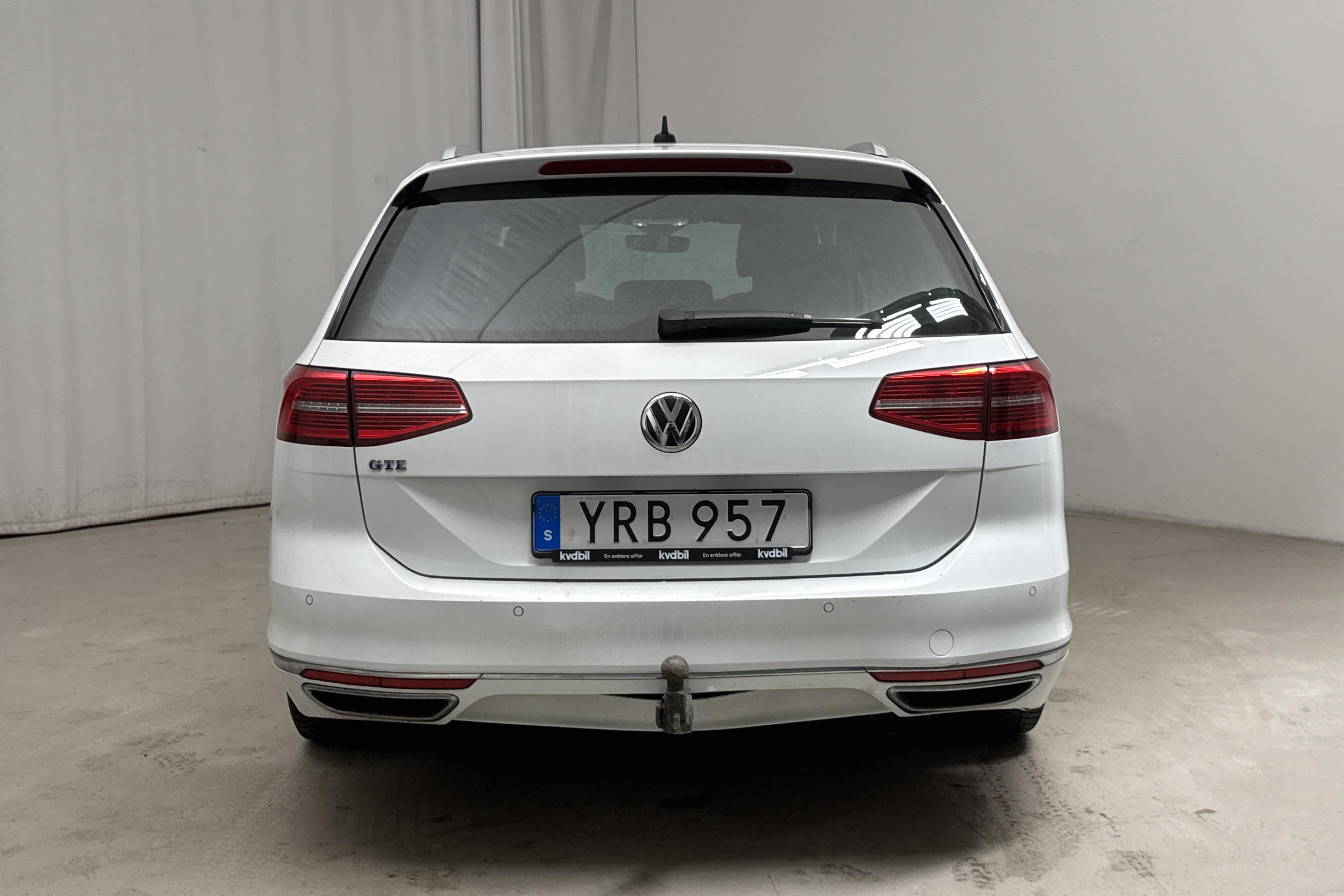 VW Passat 1.4 Plug-in-Hybrid Sportscombi (218hk) - 180 430 km - Automaattinen - valkoinen - 2019