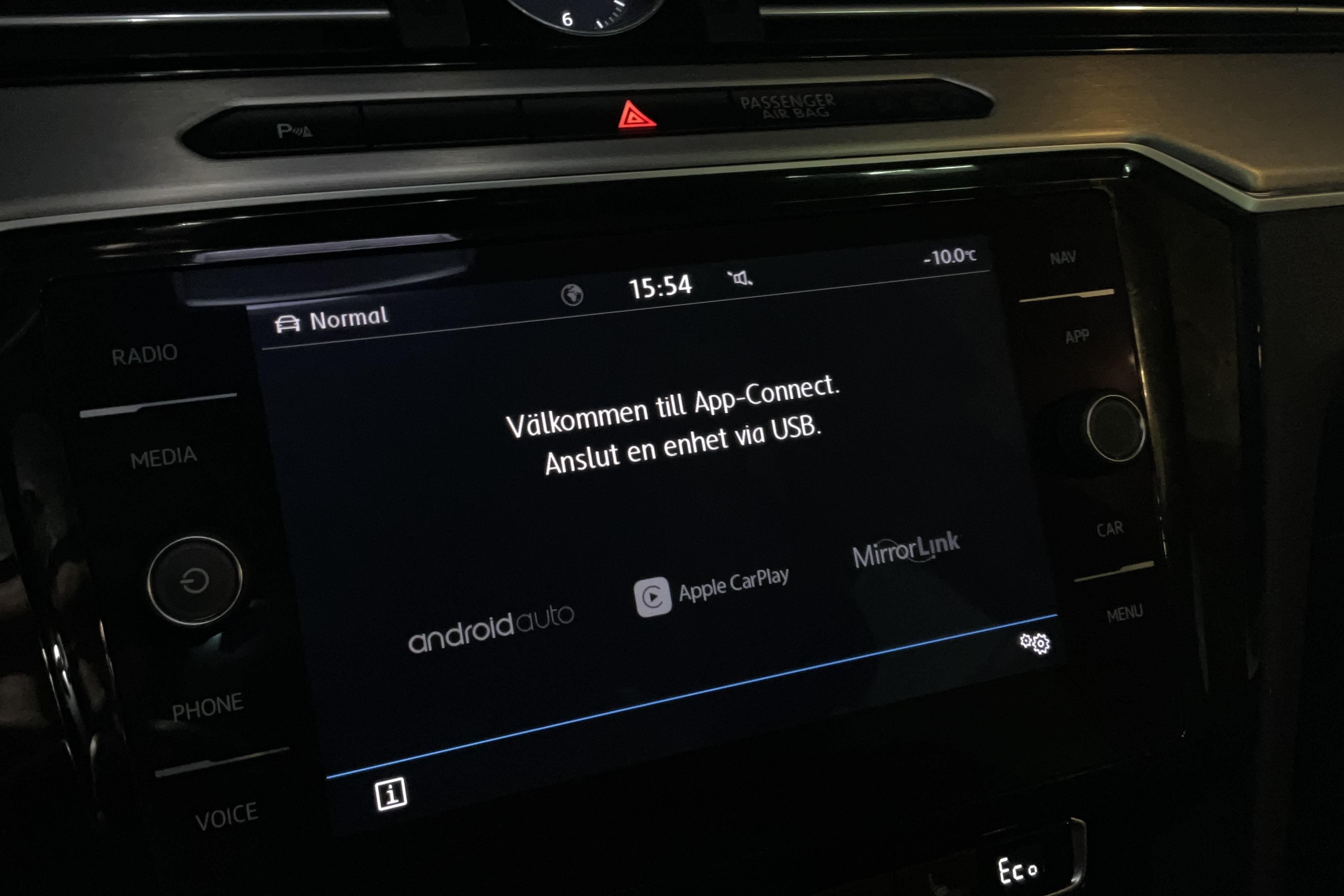 VW Passat 1.4 Plug-in-Hybrid Sportscombi (218hk) - 180 430 km - Automaattinen - valkoinen - 2019